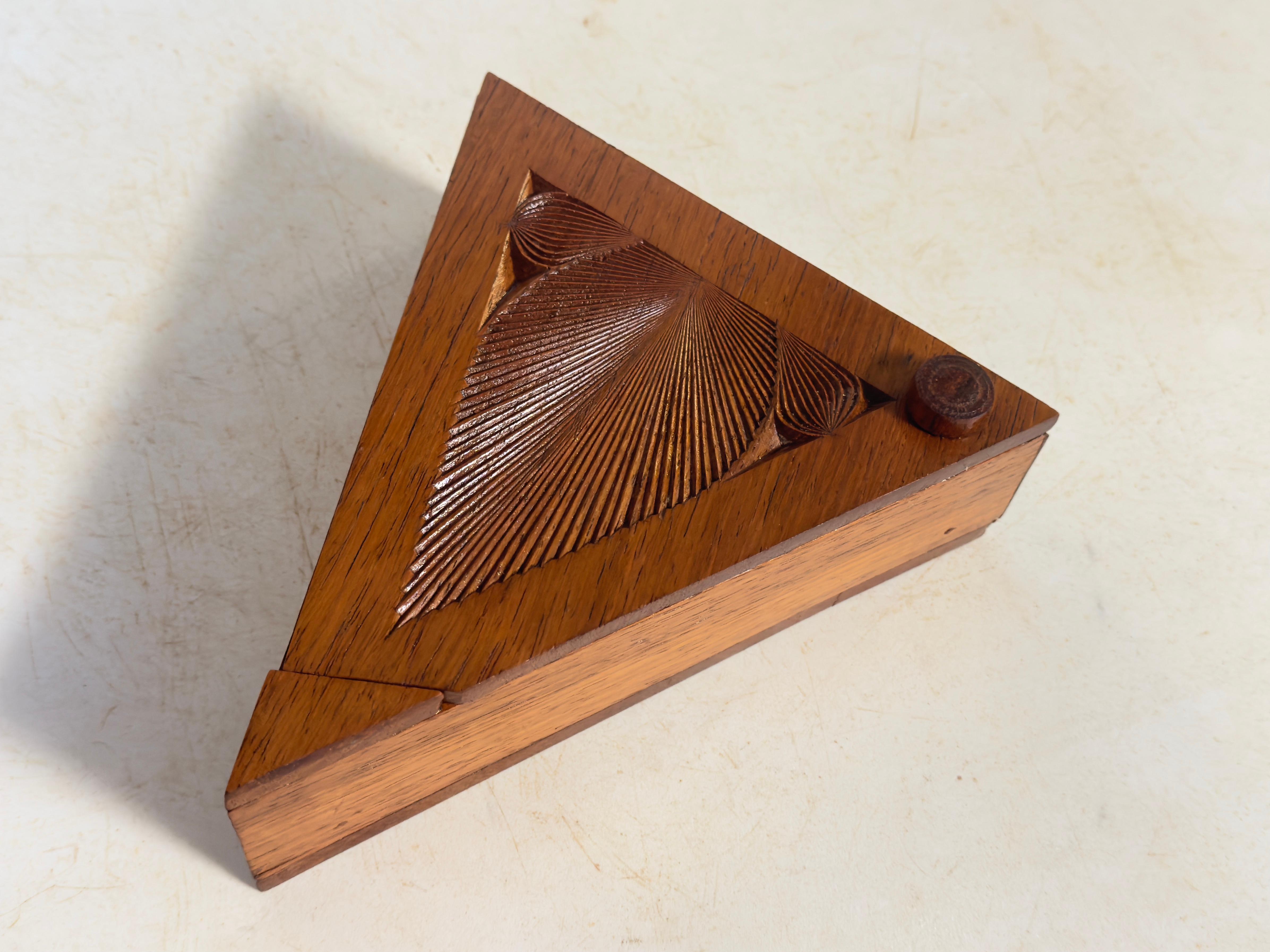 Dekorative und Schmuckkästchen aus Holz mit Holzschachtel  Geometrisches Muster Frankreich 1970 im Angebot 5