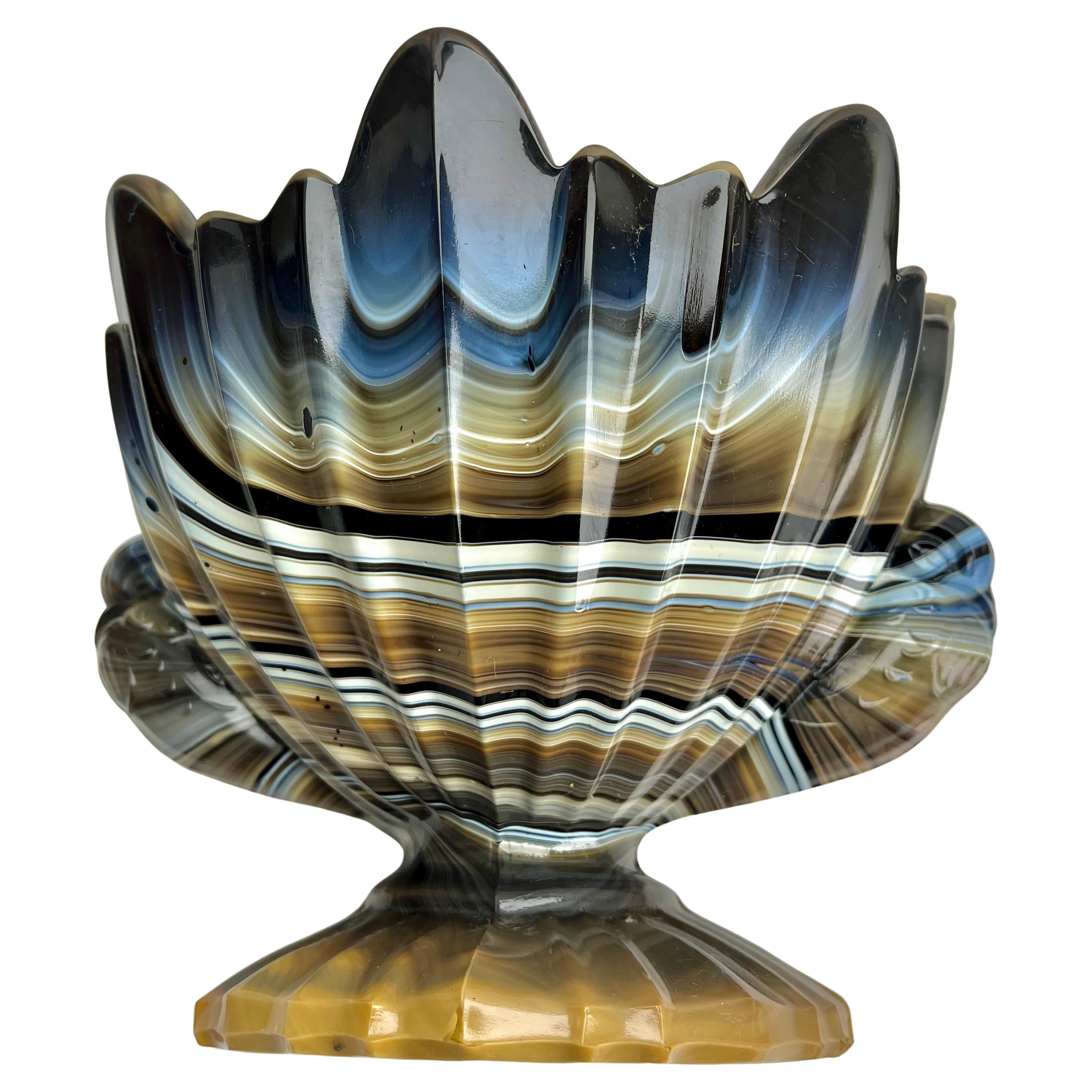 Decorative and ornate art deco bowl with bird handles Steklarna Hrastnik For Sale