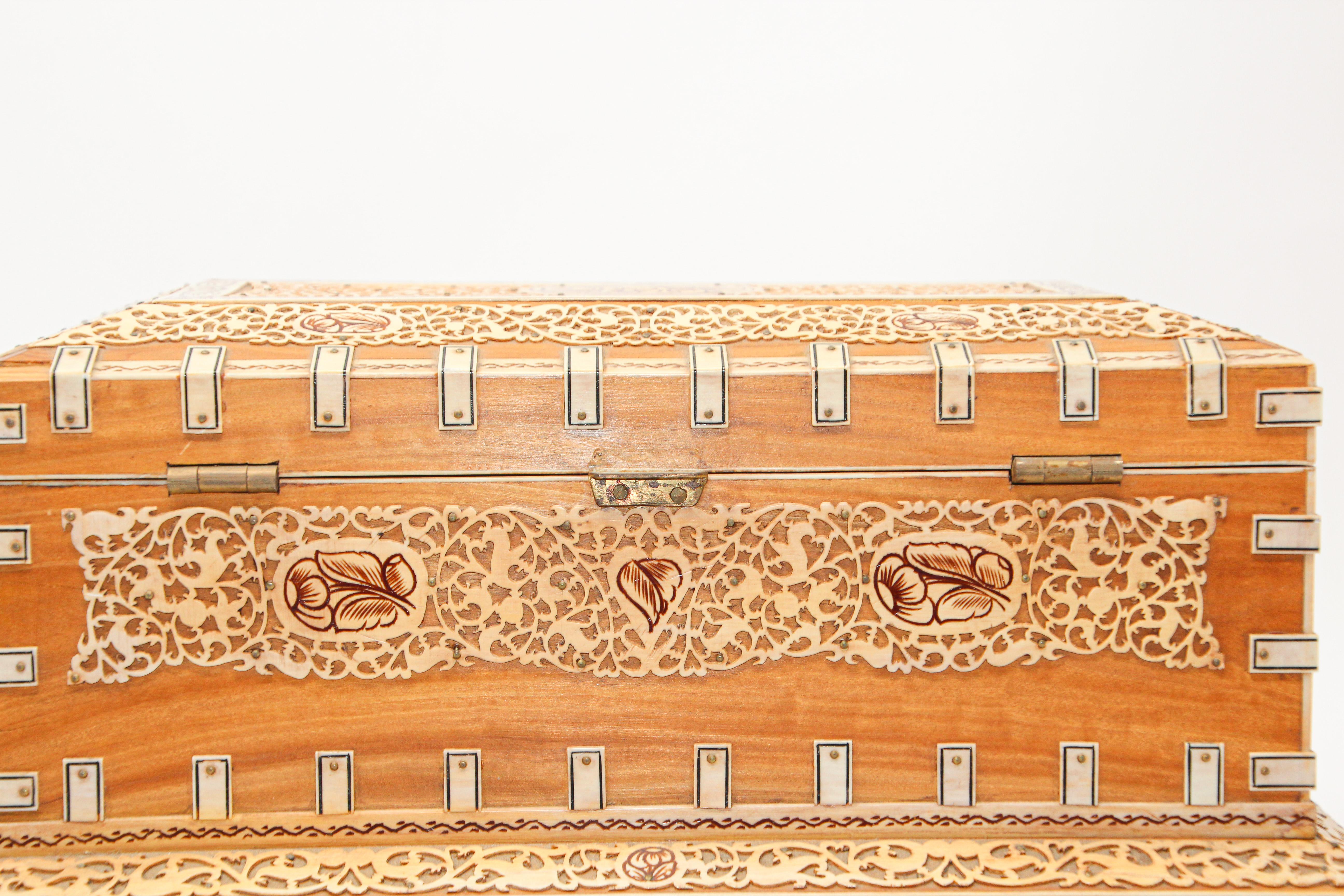 Decorative Anglo-Indian Mughal Style Overlay Footed Box 6