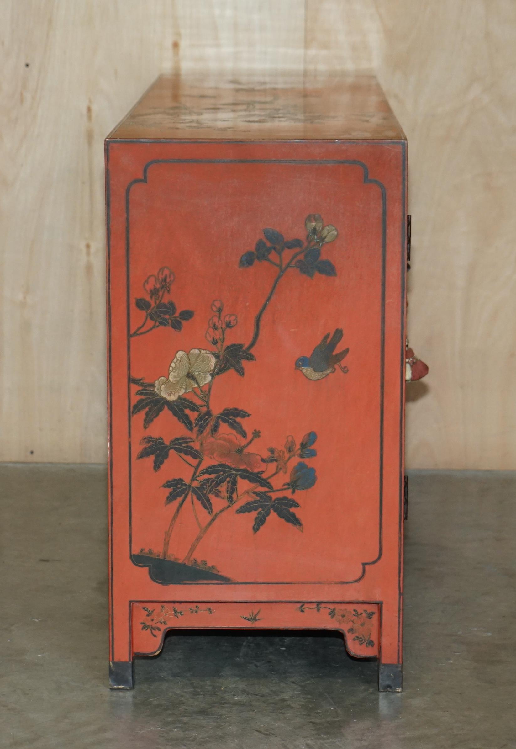 Dekoratives antikes chinesisches Chinoiserie-Sideboard, geblümt bemalt und lackiert, Dekoratives Sideboard im Angebot 8