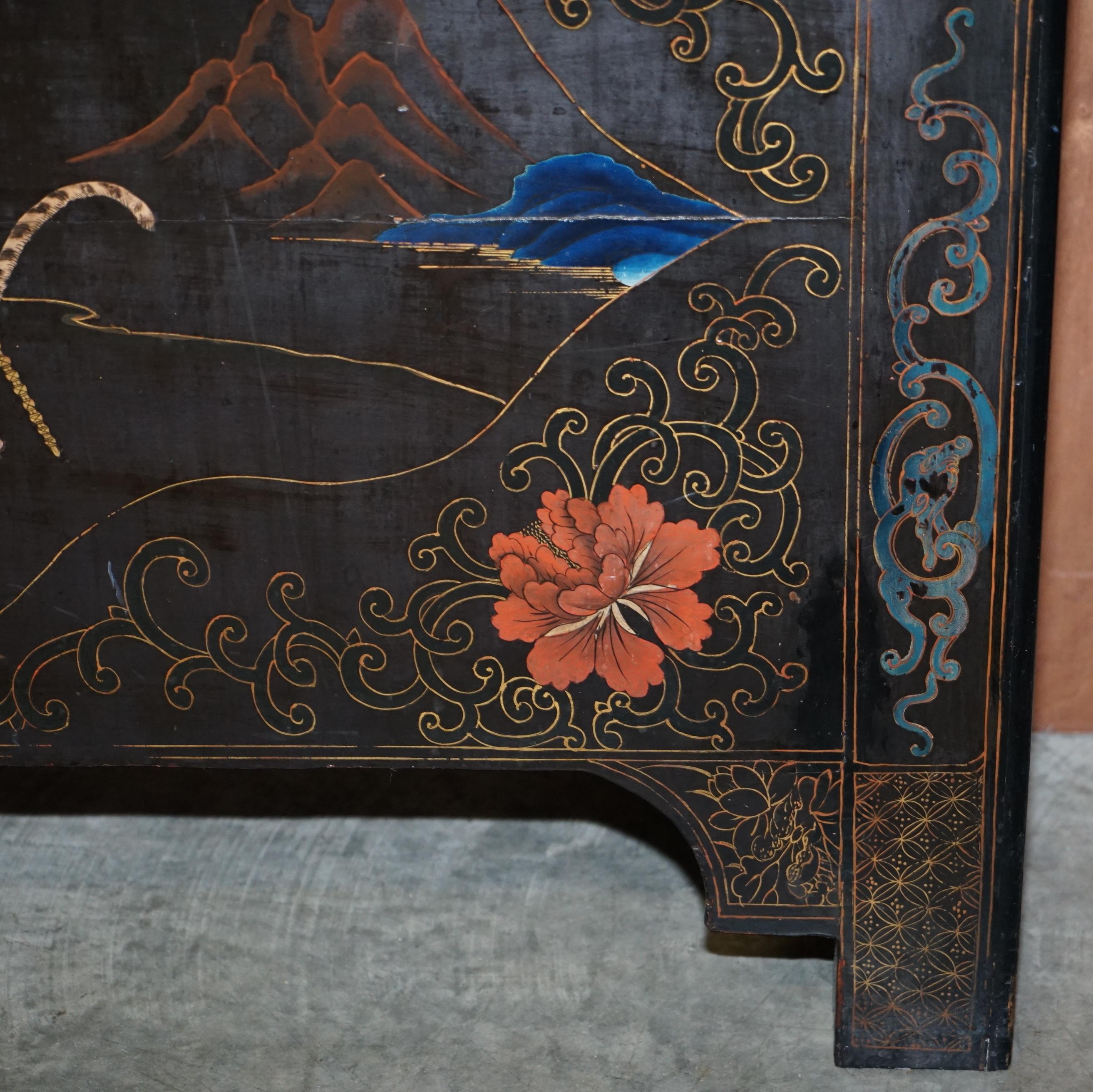 Decorative Antique Chinese Polychrome Painted and Lacquered Console Sideboard 5