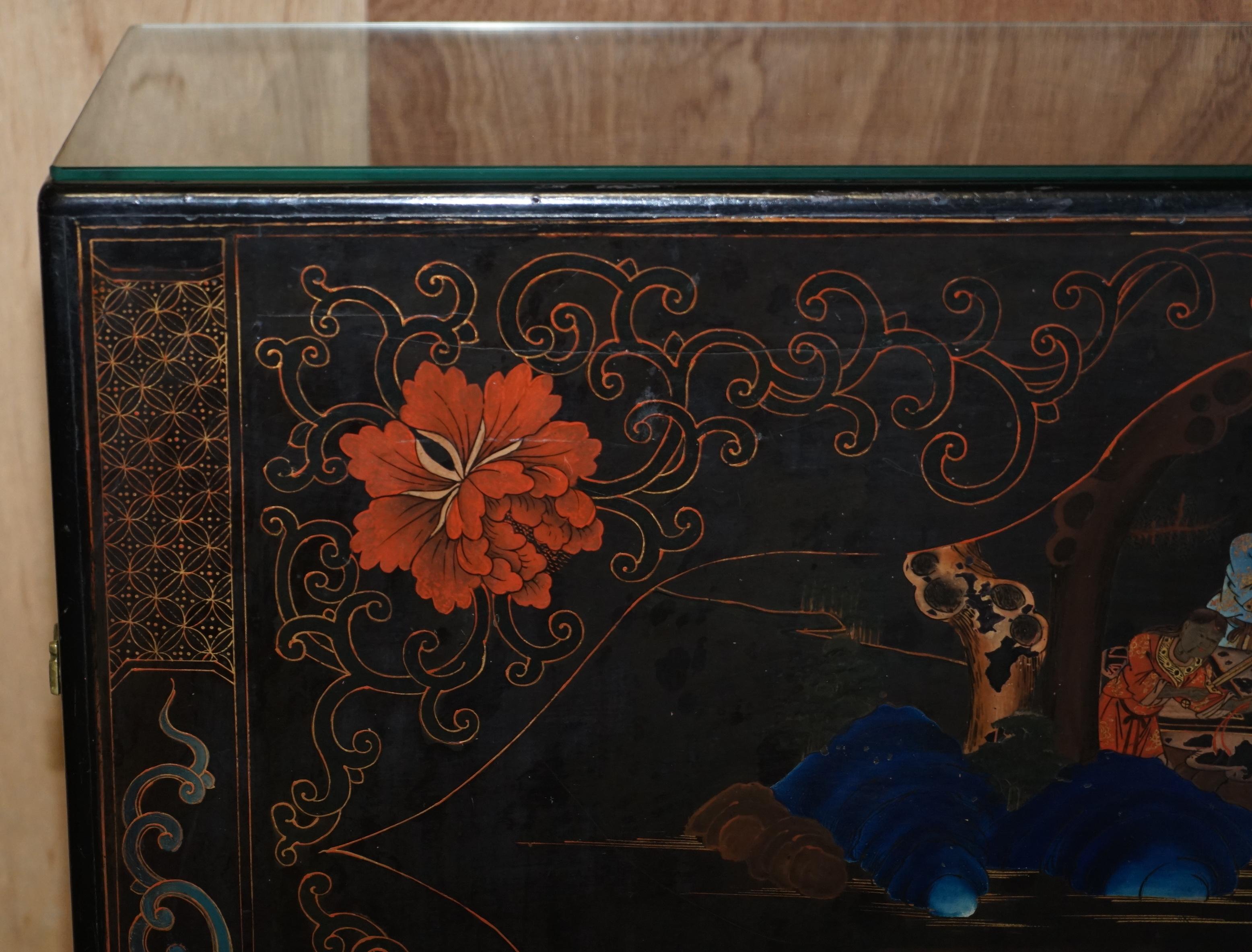 19th Century Decorative Antique Chinese Polychrome Painted and Lacquered Console Sideboard