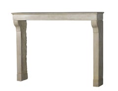 Caminetto decorativo Antique French con pietra calcarea beige senza tempo