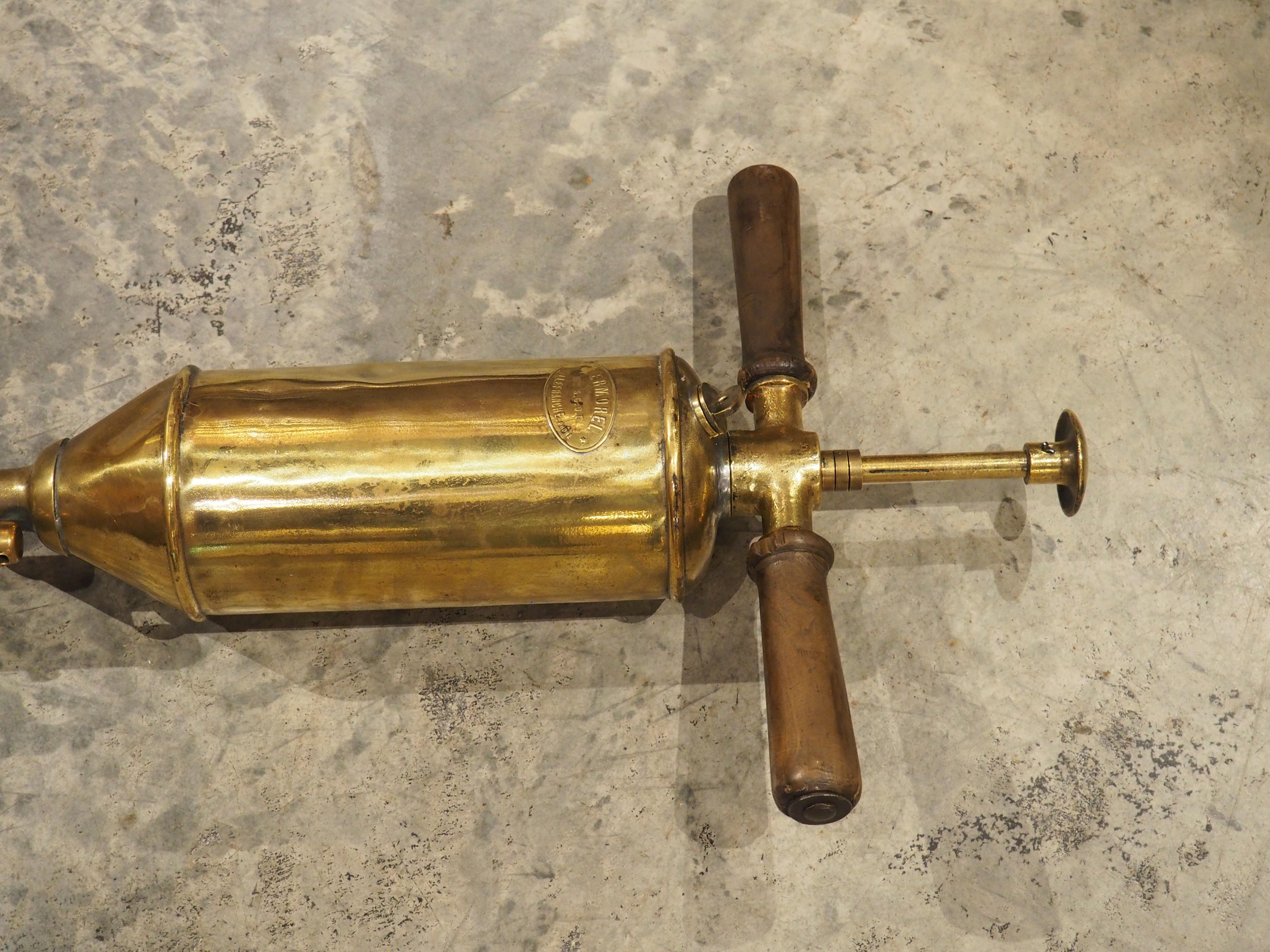 Injecteur de vigne décoratif Antique French by Vermorel, Circa 1880 en vente 3