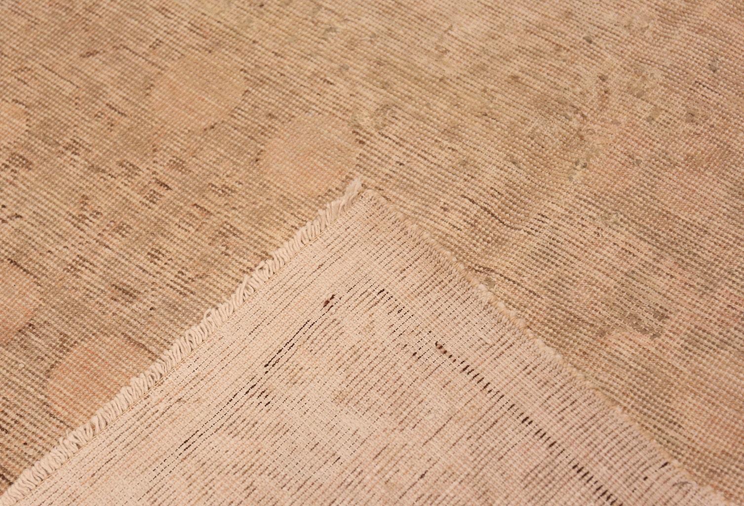 Dekorativer antiker Khotan-Teppich. Größe: 8 Fuß x 16 Fuß im Angebot 1