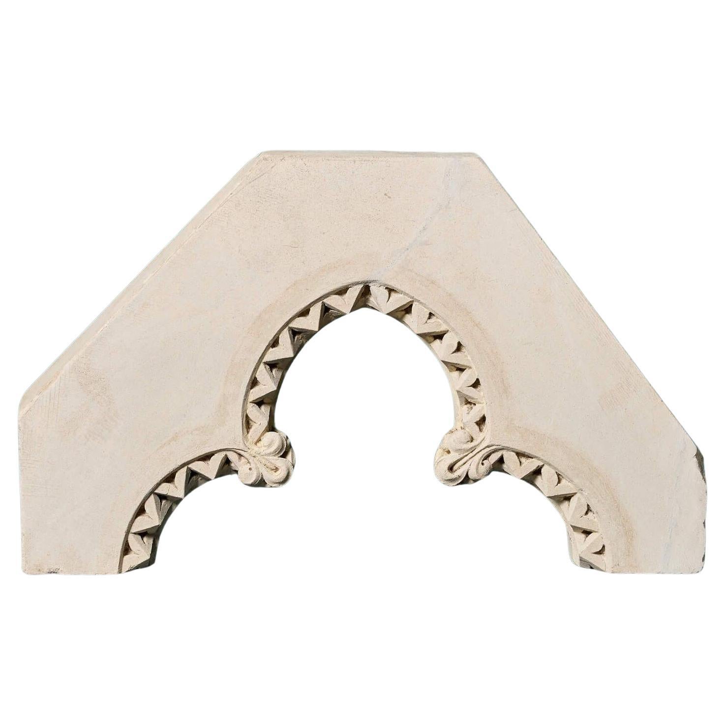 Fragmento decorativo de piedra caliza antigua en venta