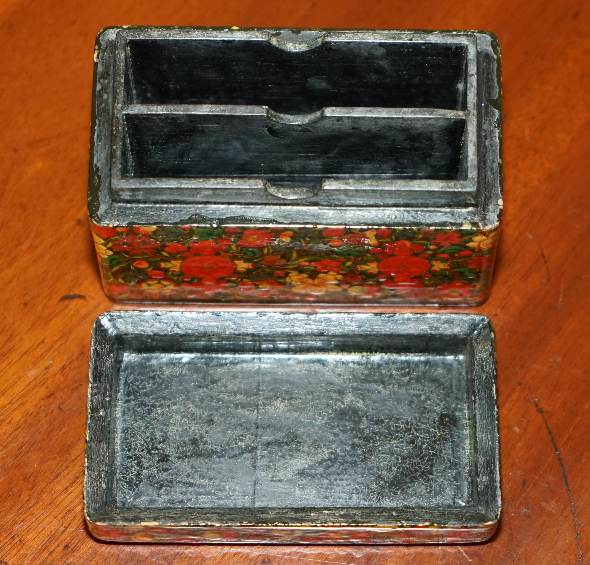 DECORATIVE ANTIQUE ORIGINAL KASHMIR PLAYiNG CARD BOX WITH TWIN COMPARTMENTS For Sale 4