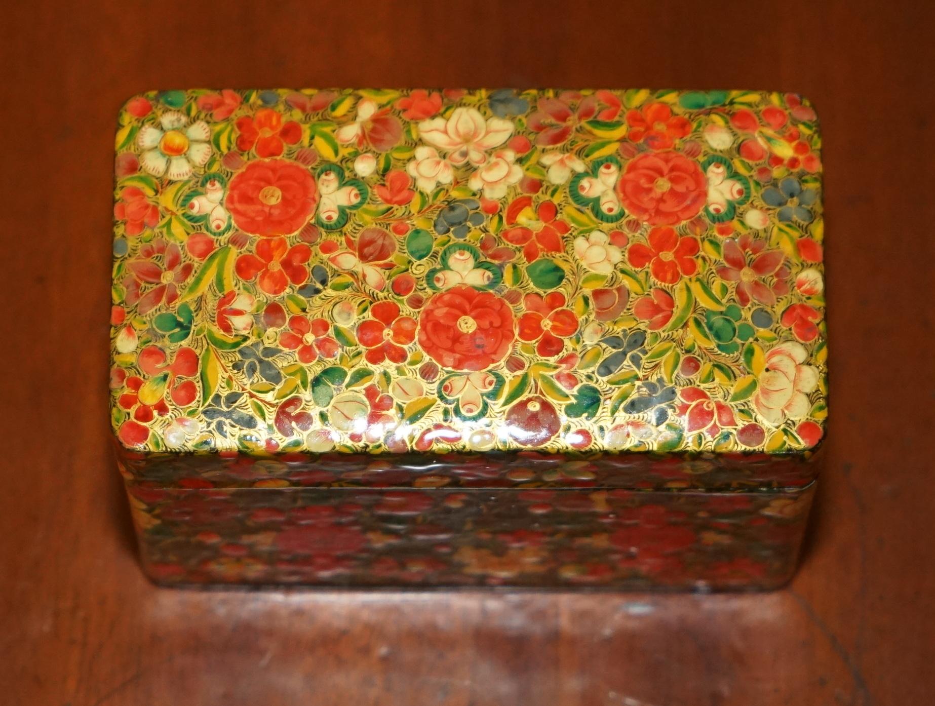 Hand-Crafted DECORATIVE ANTIQUE ORIGINAL KASHMIR PLAYiNG CARD BOX WITH TWIN COMPARTMENTS For Sale