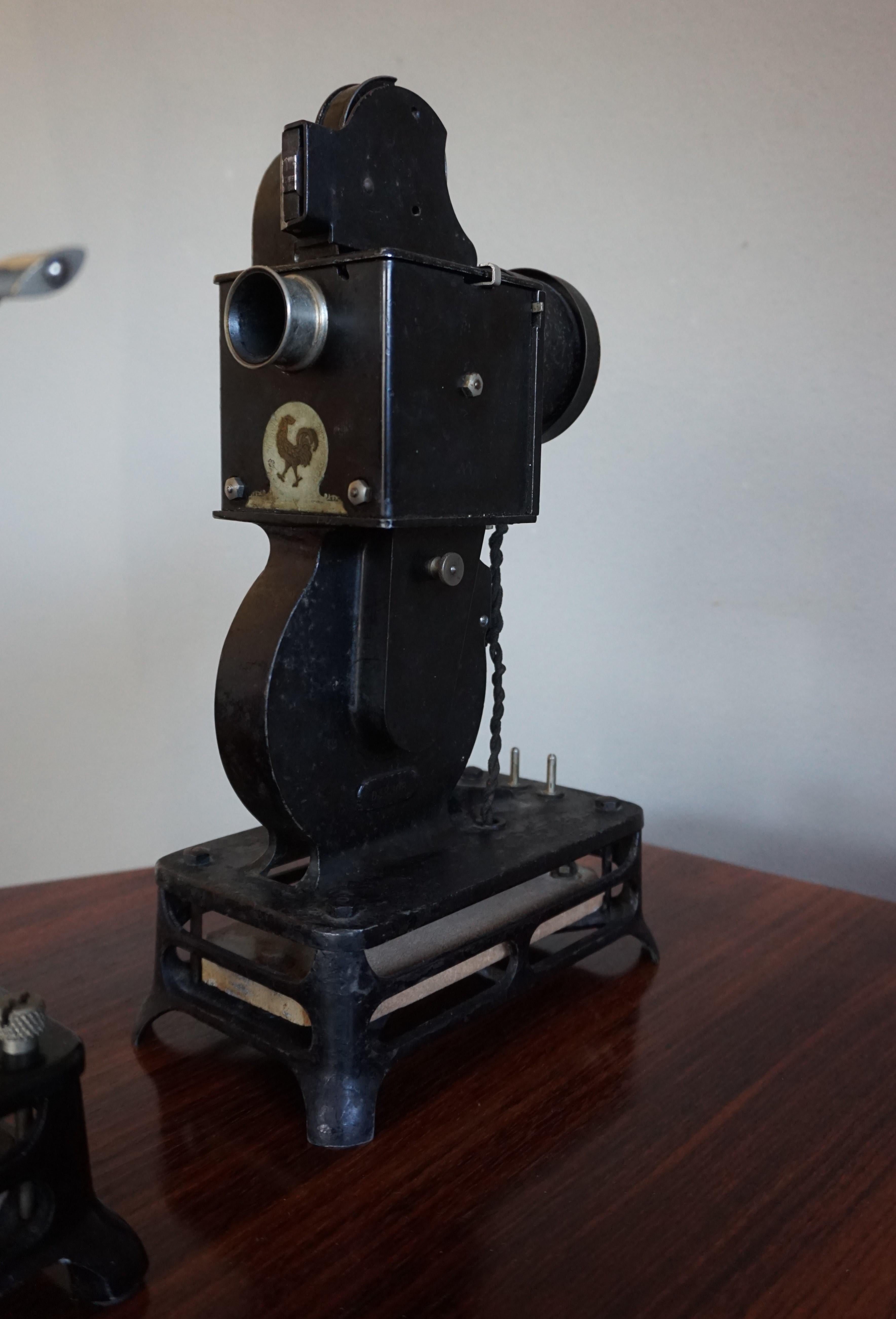 Decorative Antique Pathé Baby Projector Bookends with Felix the Cat Cartoon Film In Good Condition In Lisse, NL