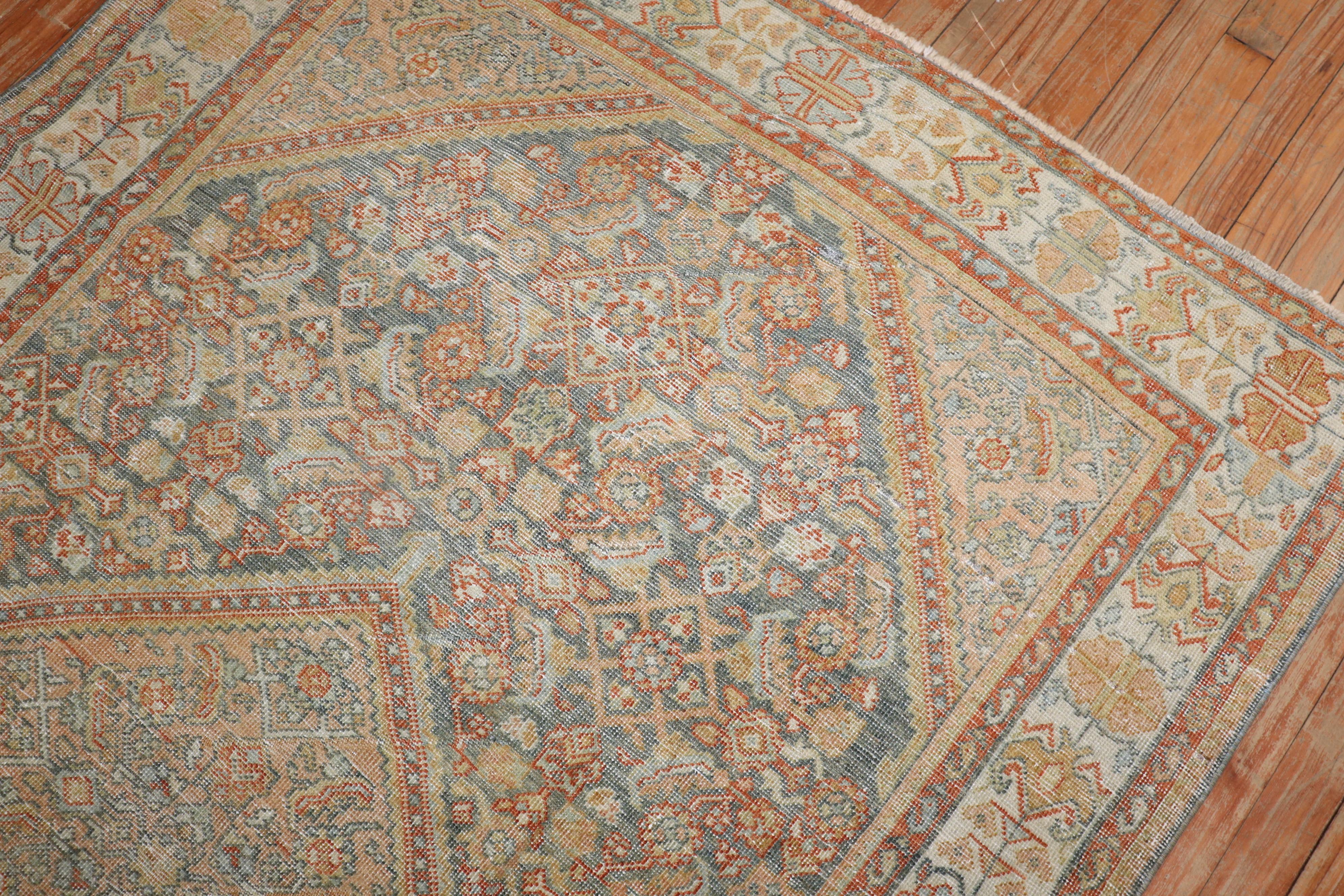 Dekorativer antiker persischer Mahal-Teppich im Zustand „Gut“ im Angebot in New York, NY
