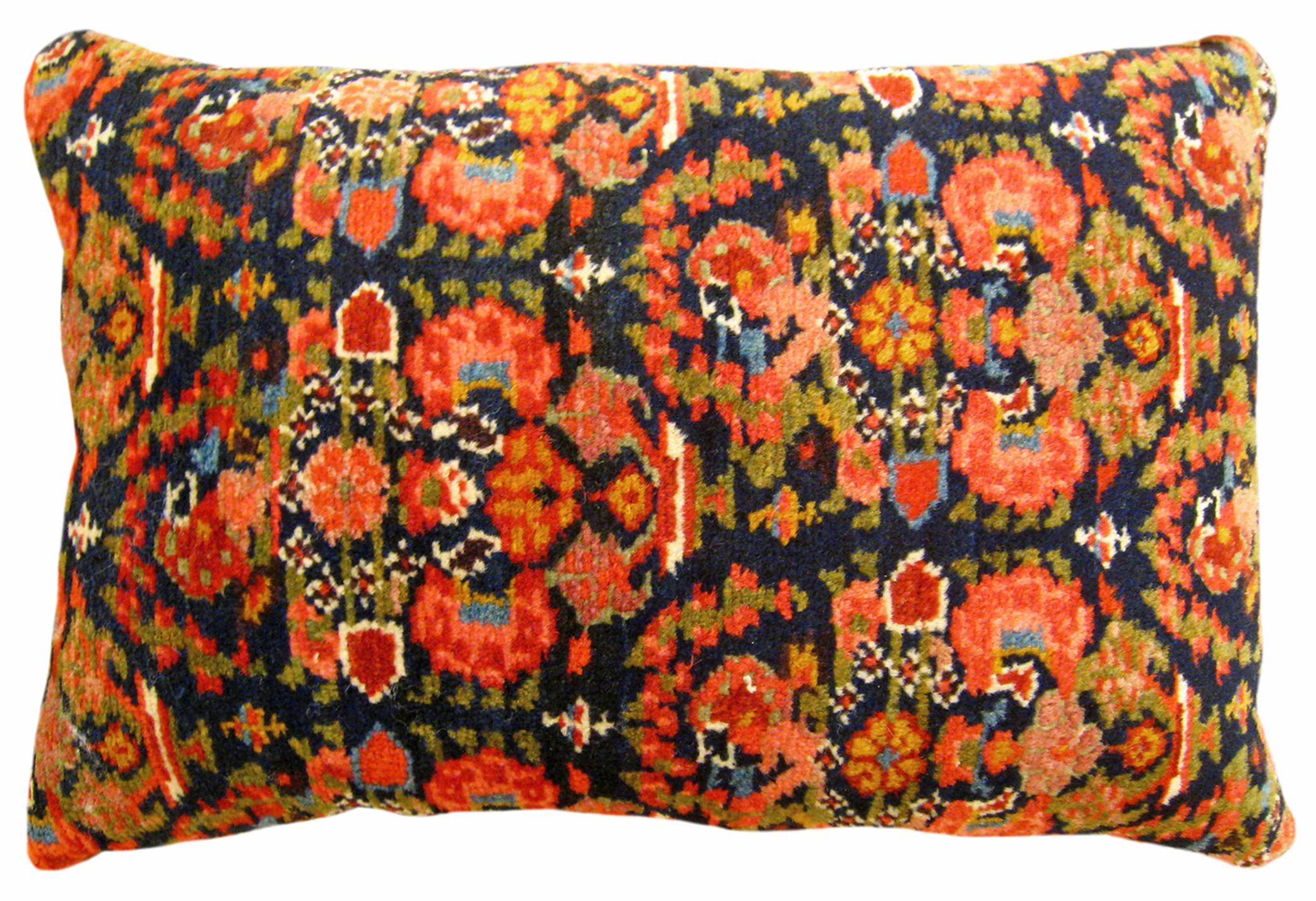 Dekoratives antikes persisches Malayer-Teppichkissen mit geometrischem, abstraktem Design (Wolle) im Angebot