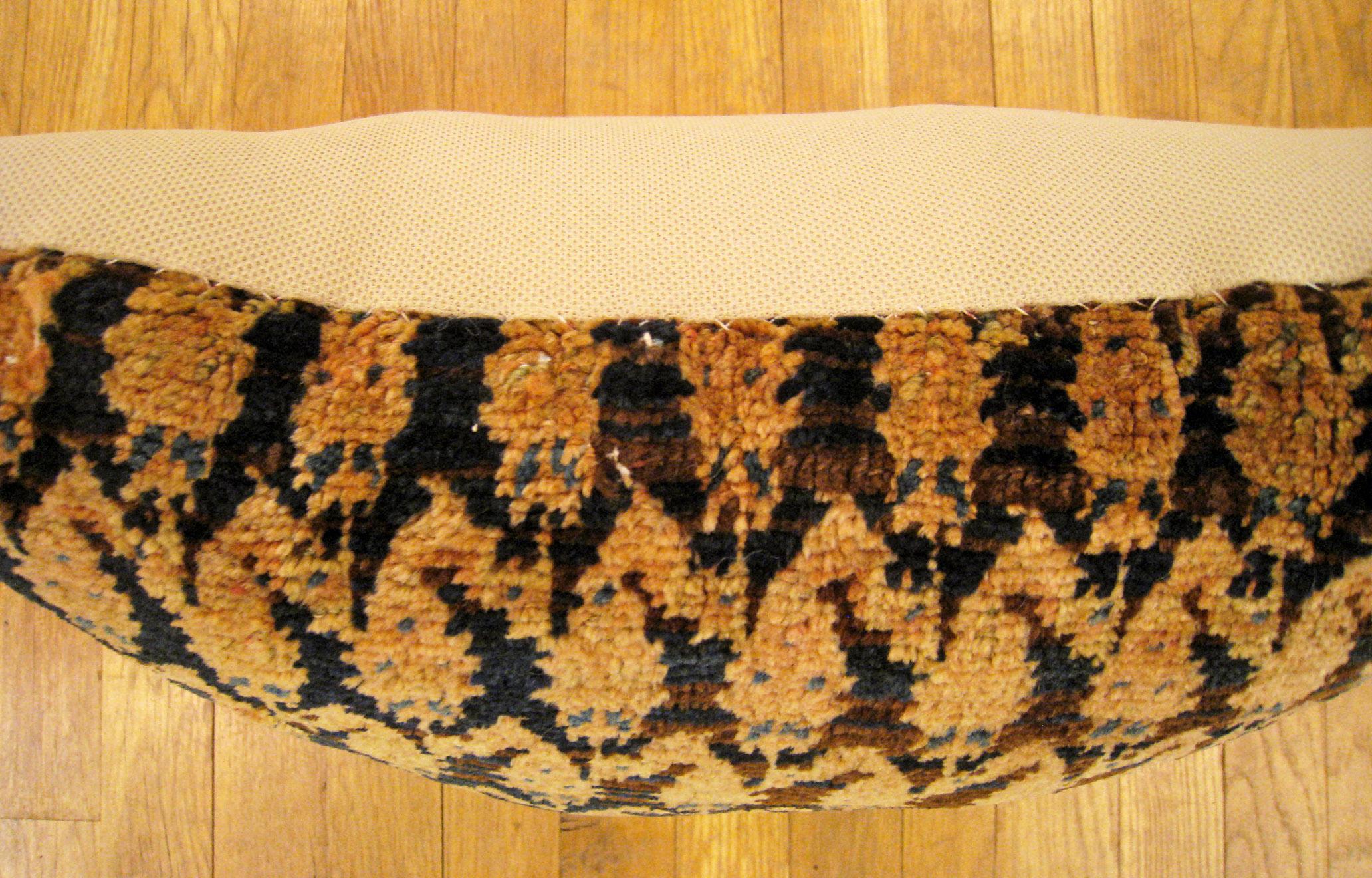 Dekoratives antikes persisches Saraband-Teppich Kissen mit Paisley-Muster im Zustand „Gut“ im Angebot in New York, NY
