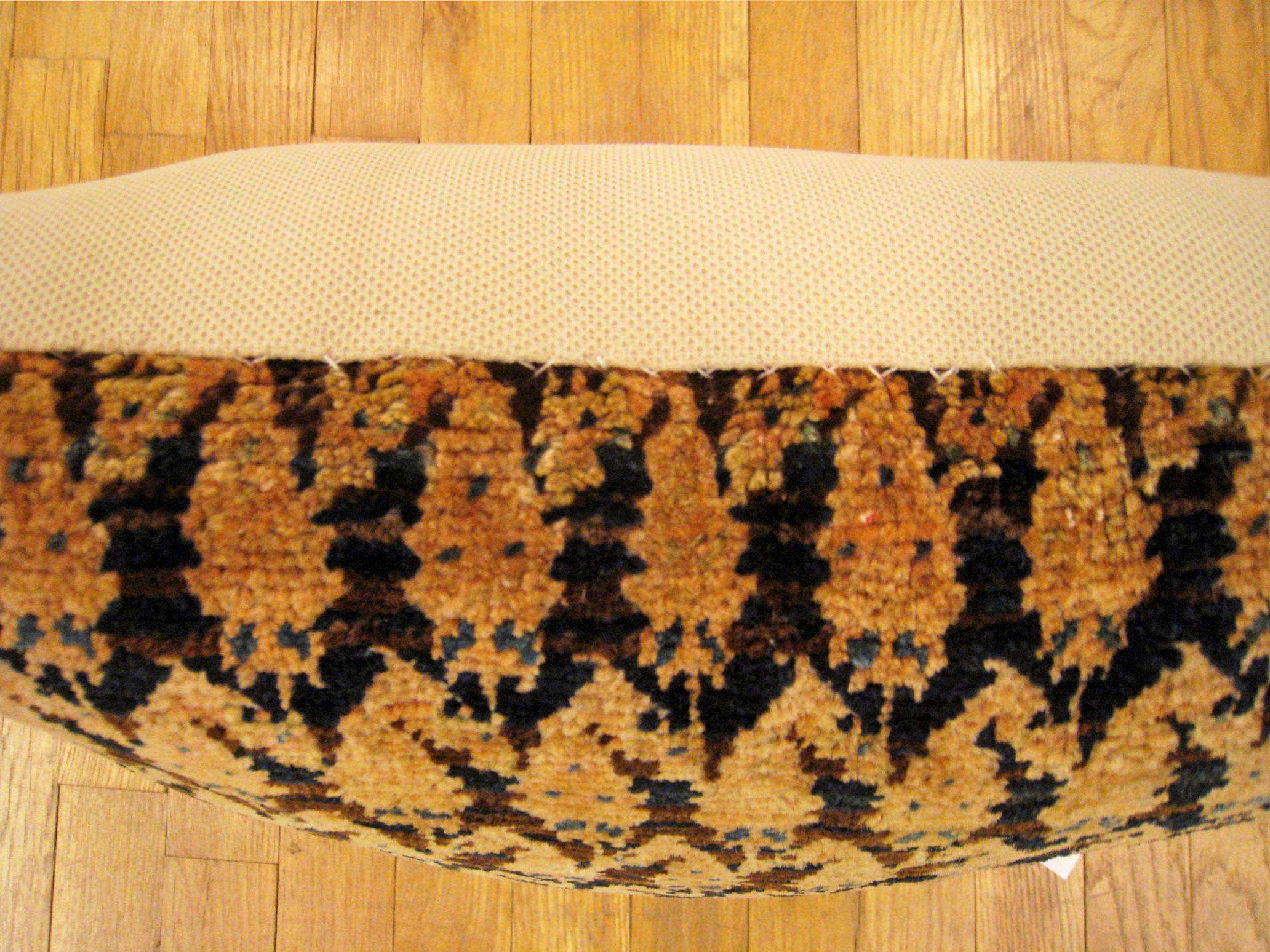 Dekoratives antikes persisches Saraband-Teppichkissen mit Paisley-Design Allover im Zustand „Gut“ im Angebot in New York, NY