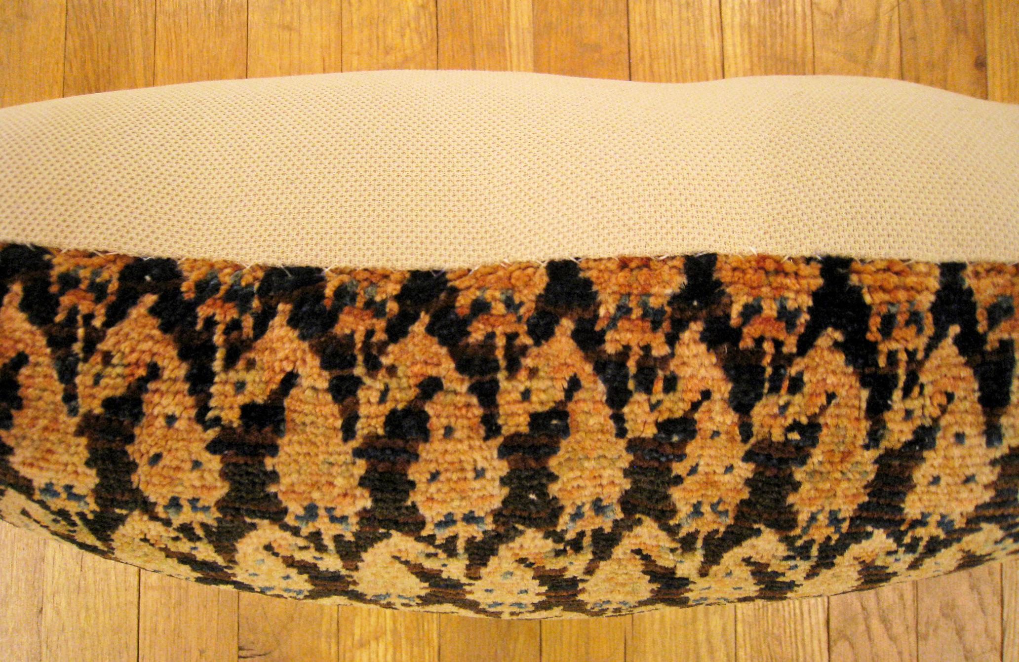 Cojín Decorativo Persa Antiguo Saraband con Diseño Paisley en Bueno estado para la venta en New York, NY