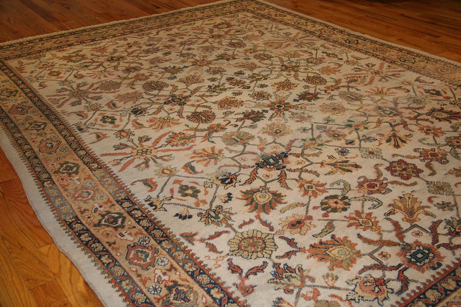 Antiker persischer Sultanabad-Teppich aus Sultanabad. 8 ft 7 in x 11 ft 7 in im Zustand „Gut“ im Angebot in New York, NY
