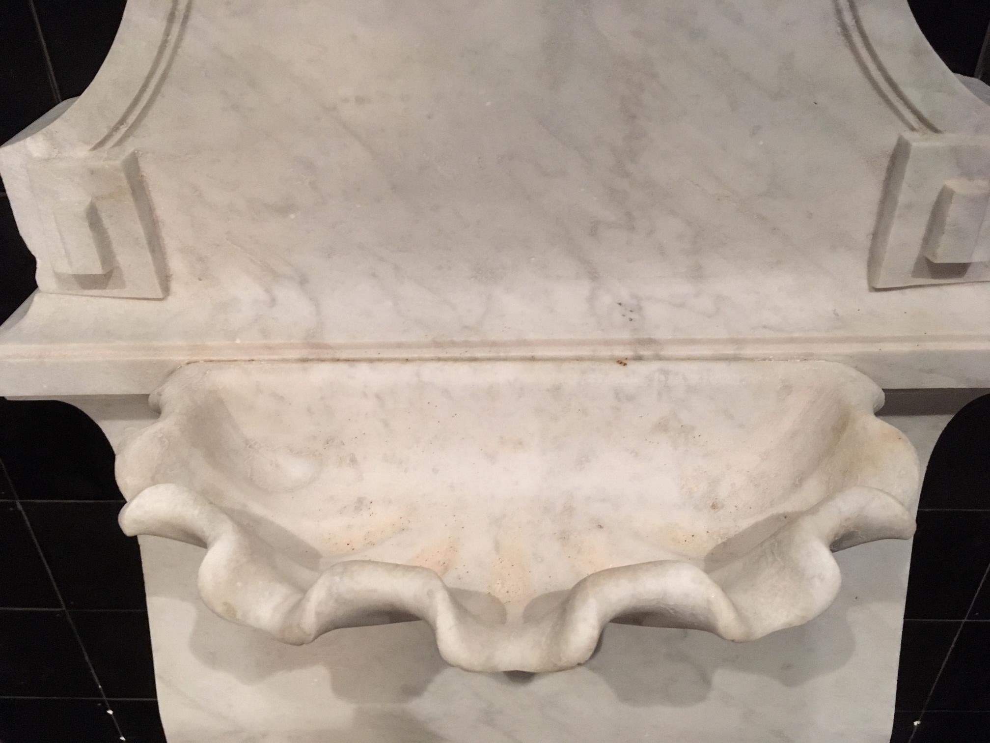 Decorative Antique Sculpted Marble Wall Fountain / Basin In Good Condition In Baambrugge, NL