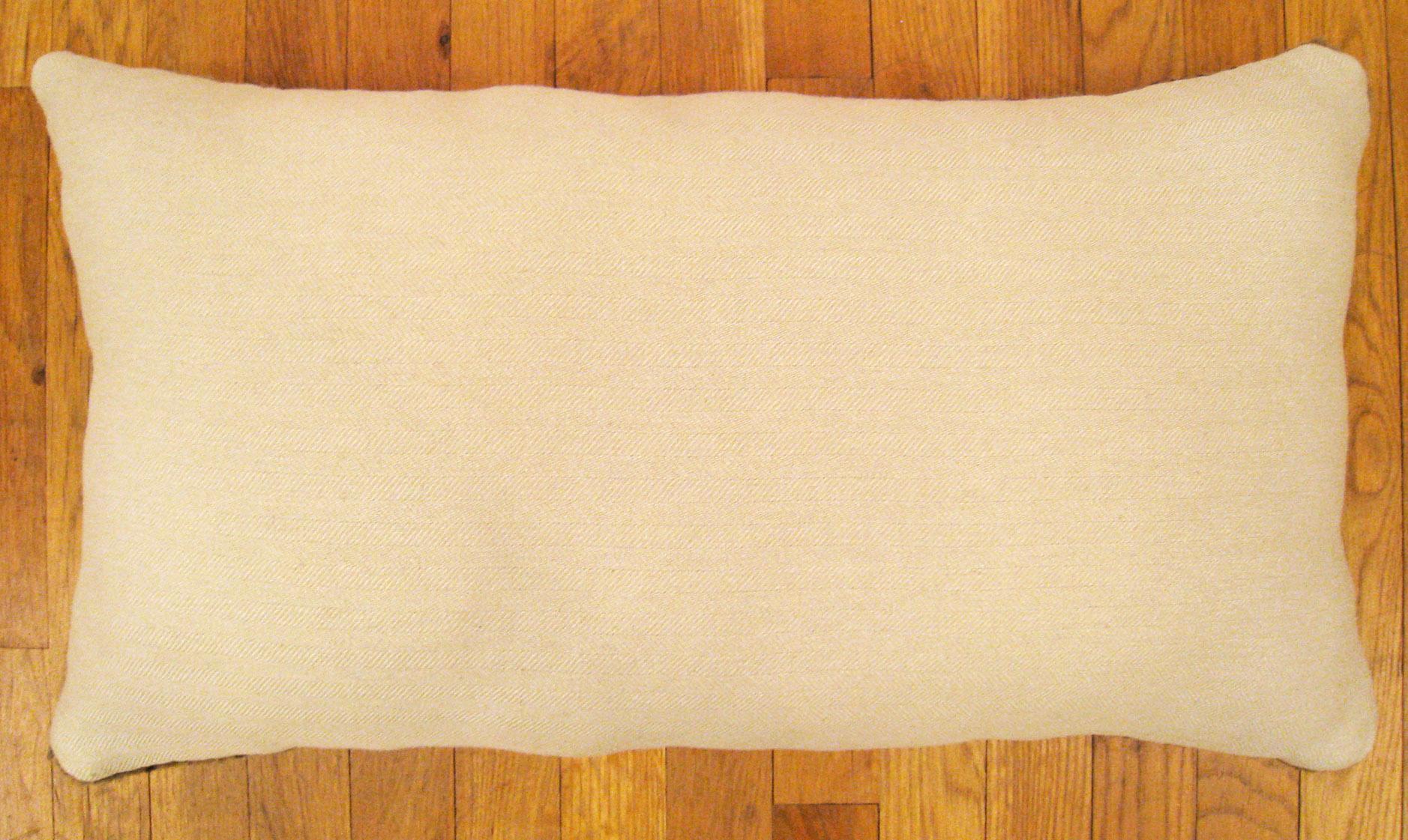 Début du 20ème siècle Coussin décoratif ancien tapis de Savonnerie espagnol de style Savonnerie avec motif géométrique en vente