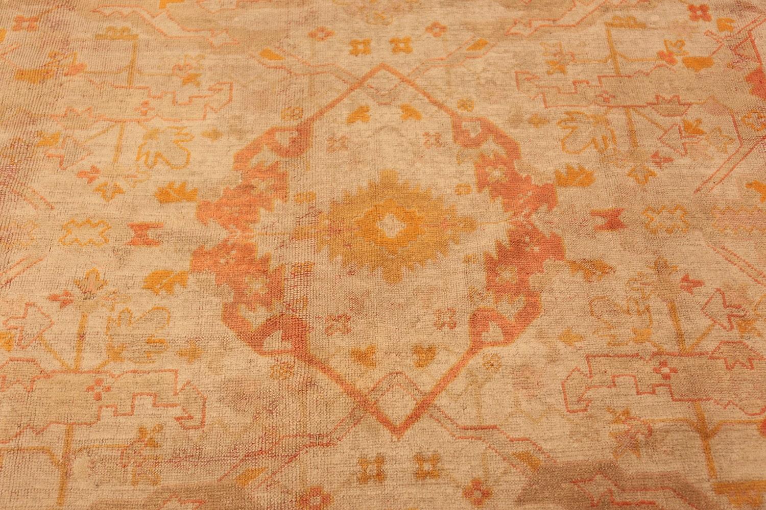 Decorative Antique Turkish Oushak Rug. Size: 8 ft 3 in x 10 ft 9 in In Fair Condition In New York, NY