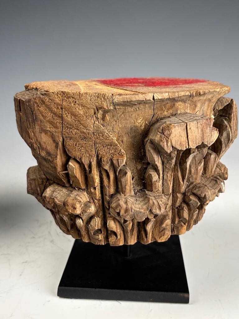 Decorative Antique Wooden Stands – Pair of Carved Corinthian Capitals For Sale 1