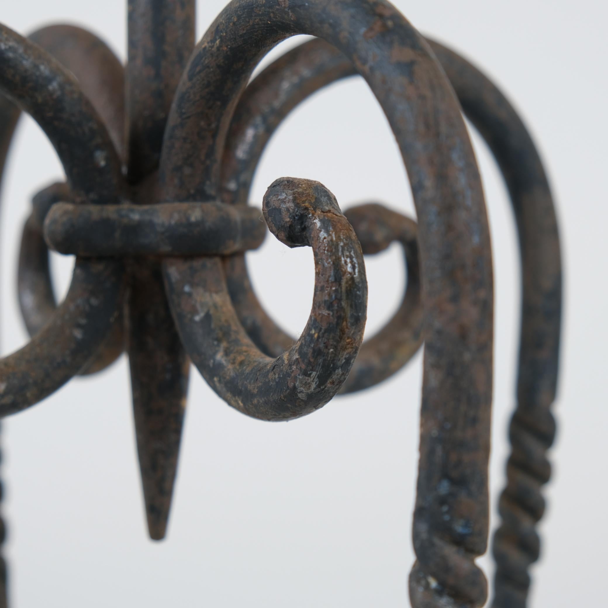 Metà XX secolo Torchére decorativa di Antti Hakkarainen / Vasca per uccelli in ferro battuto e rame in vendita
