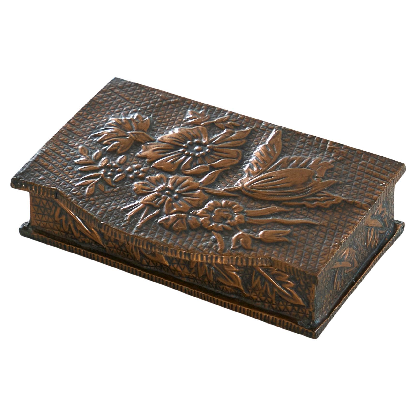 Hand-Crafted Boîtes