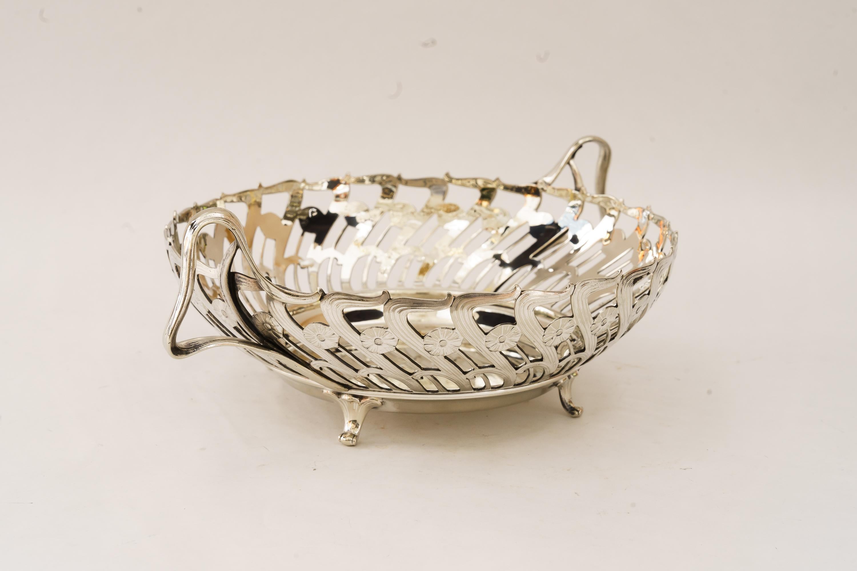 Decorative art deco fruit bowl vienna around 1920s
Polished and stove enameled
