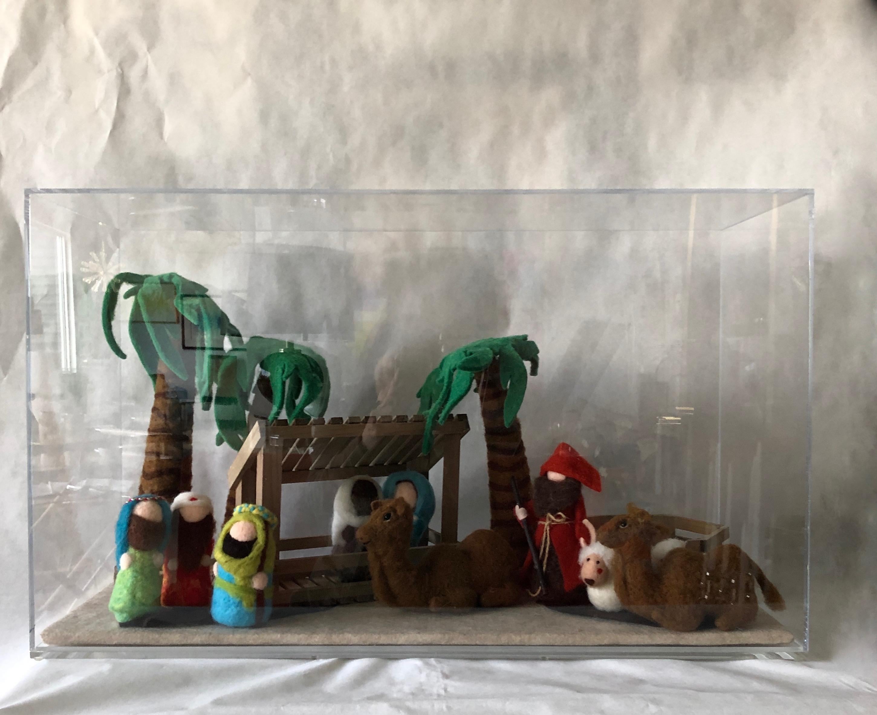 Decorative Art Felt Nativity Scene Enclosed in Lucite by AMK for Patricia Kagan For Sale 10