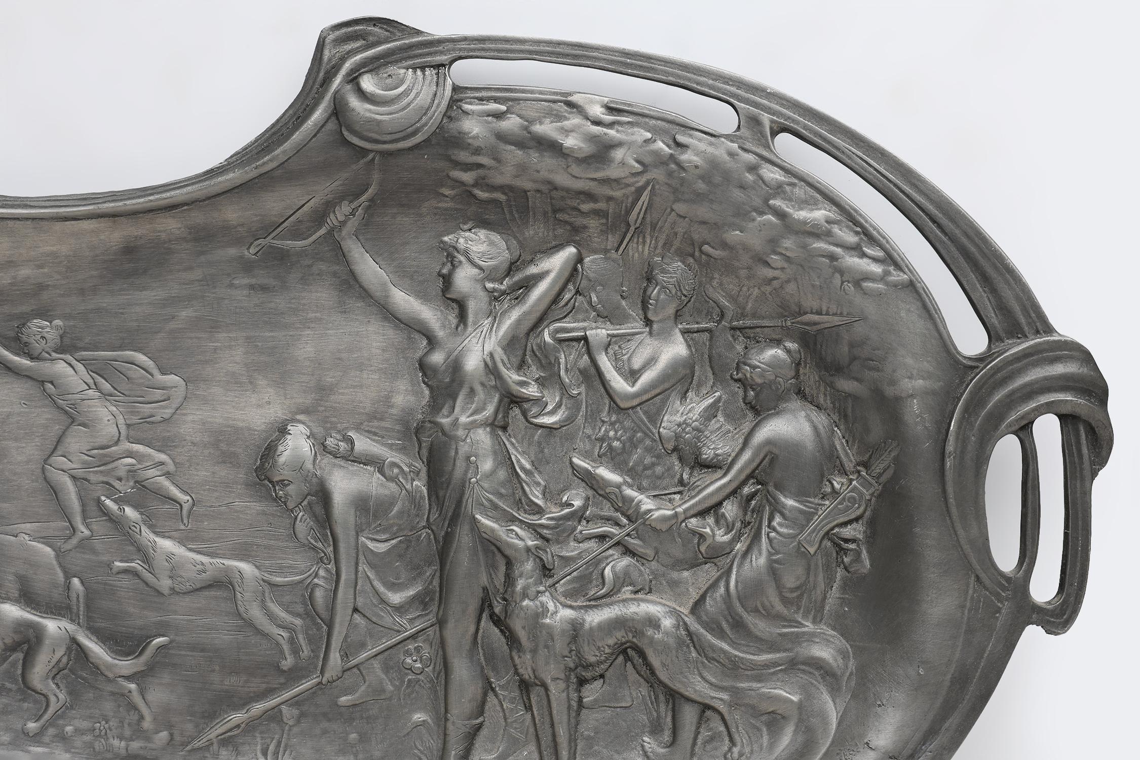 Art nouveau Plat décoratif Art Nouveau en étain, France, vers 1910 en vente