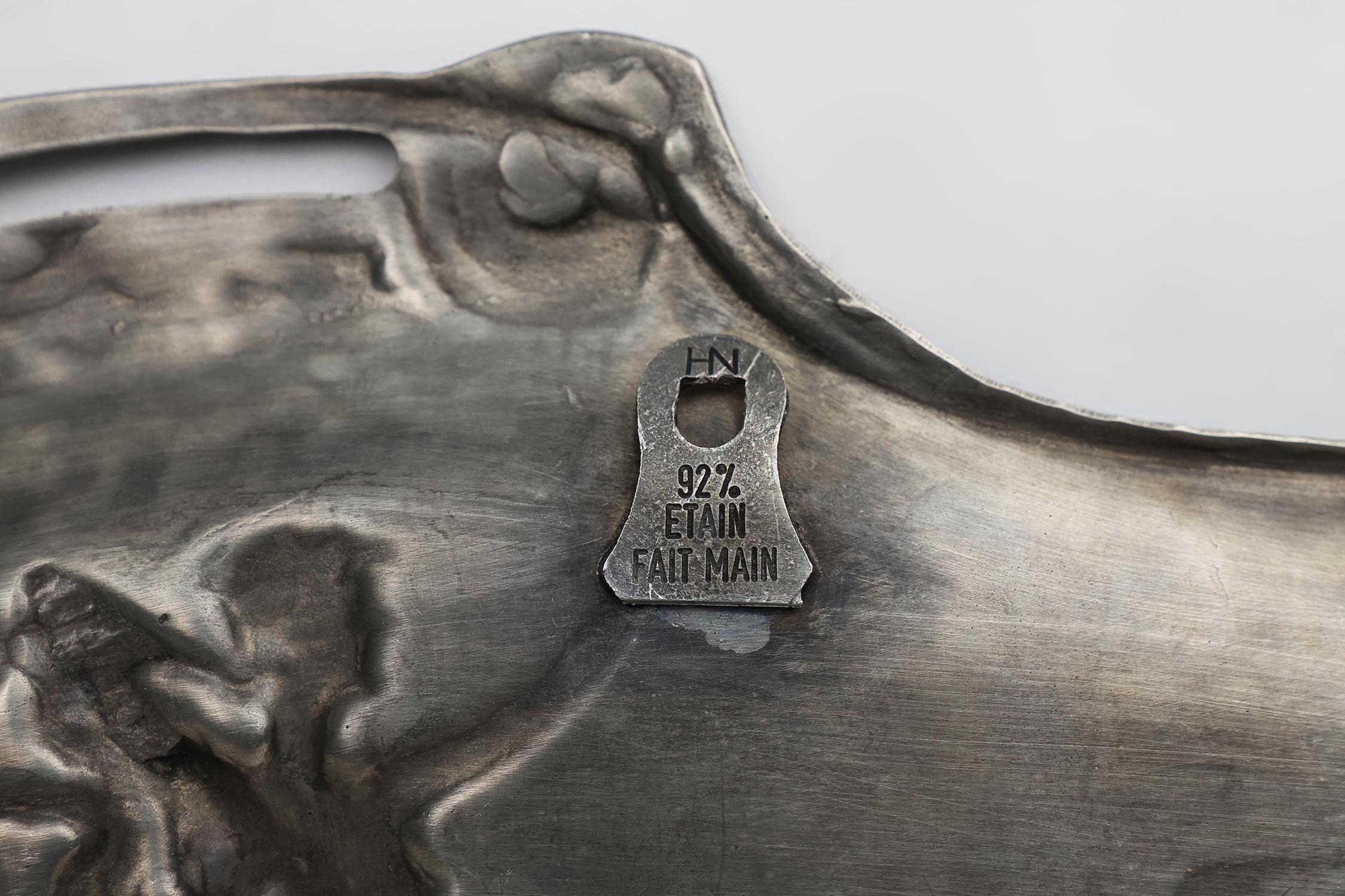 Plat décoratif Art Nouveau en étain, France, vers 1910 en vente 1