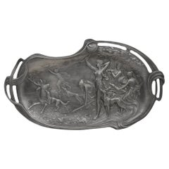 Plato decorativo Art Nouveau de hojalata, Francia ca. 1910