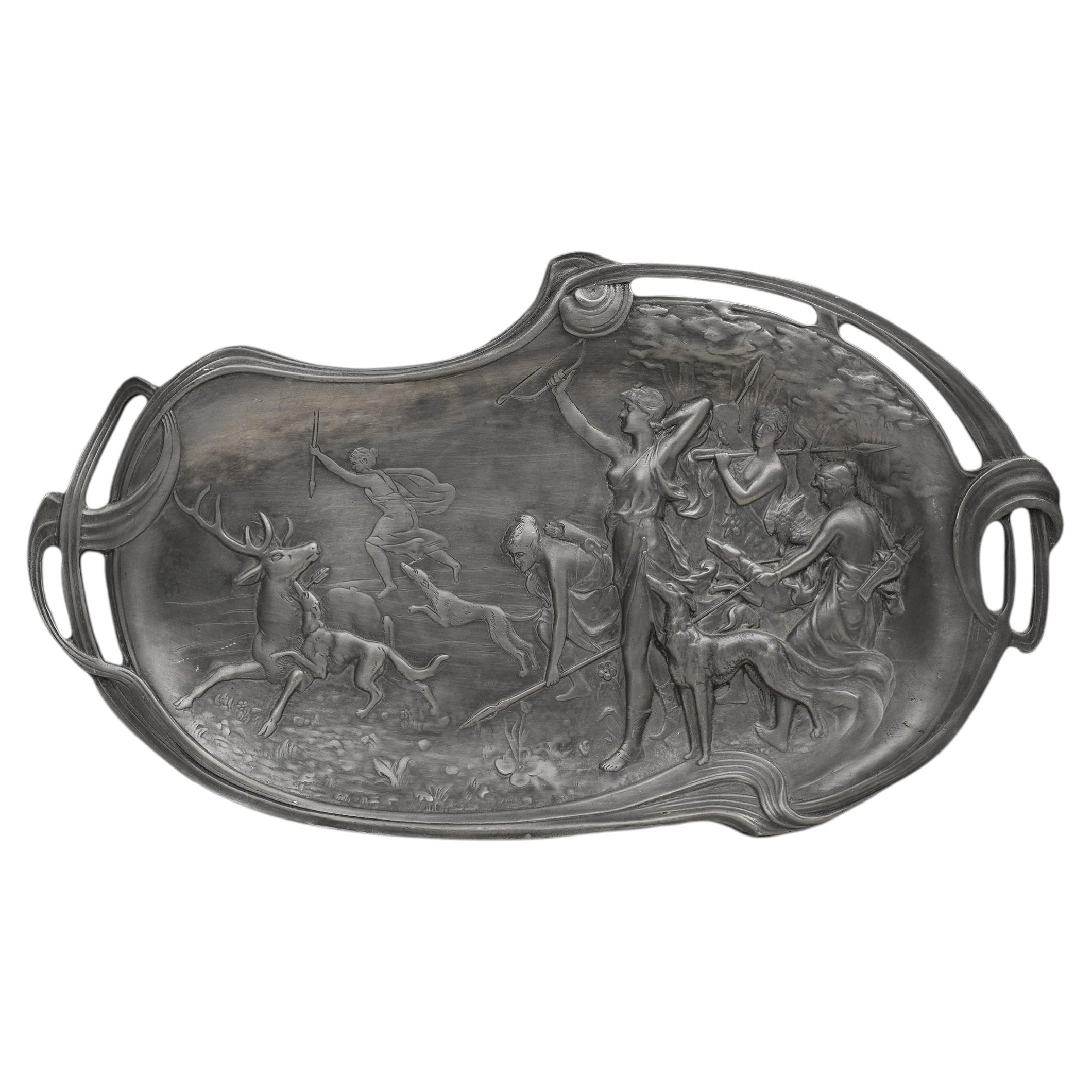 Plato decorativo Art Nouveau de hojalata, Francia ca. 1910