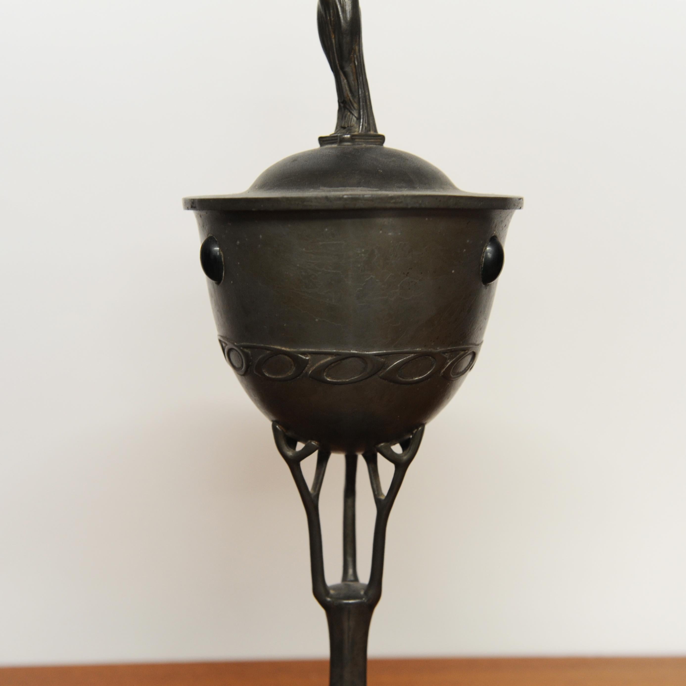 Decorative Art Nouveau Pewter ornamental Pot stamped B&G Imperial Zinn, 1900 For Sale 5