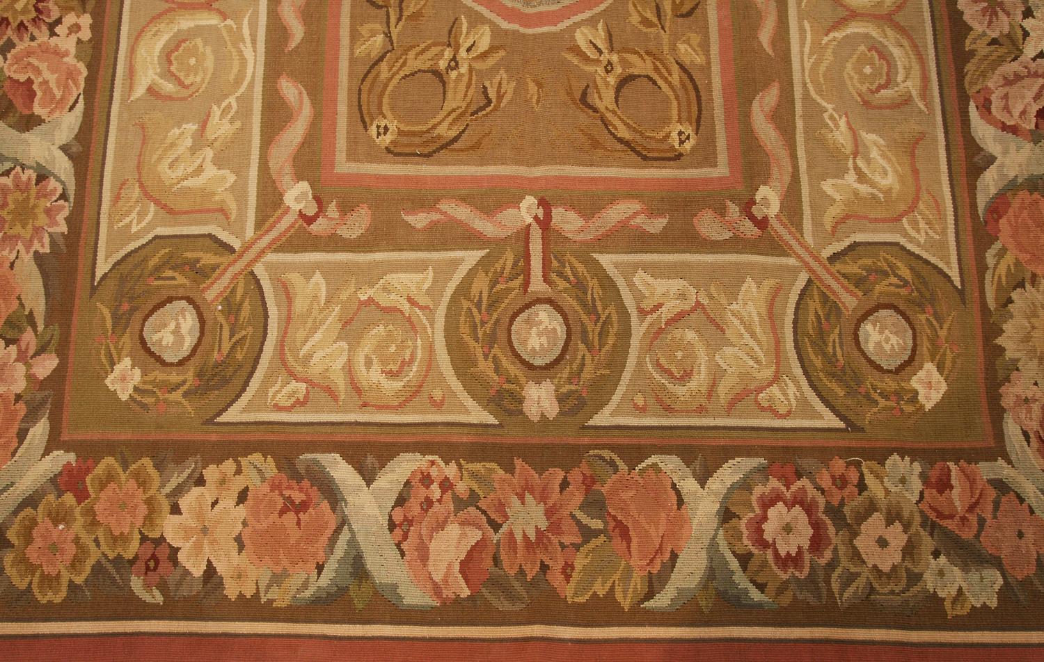 Flachgewebter Aubusson-Teppich, inspiriert von viktorianischem Design (Chinesisch) im Angebot