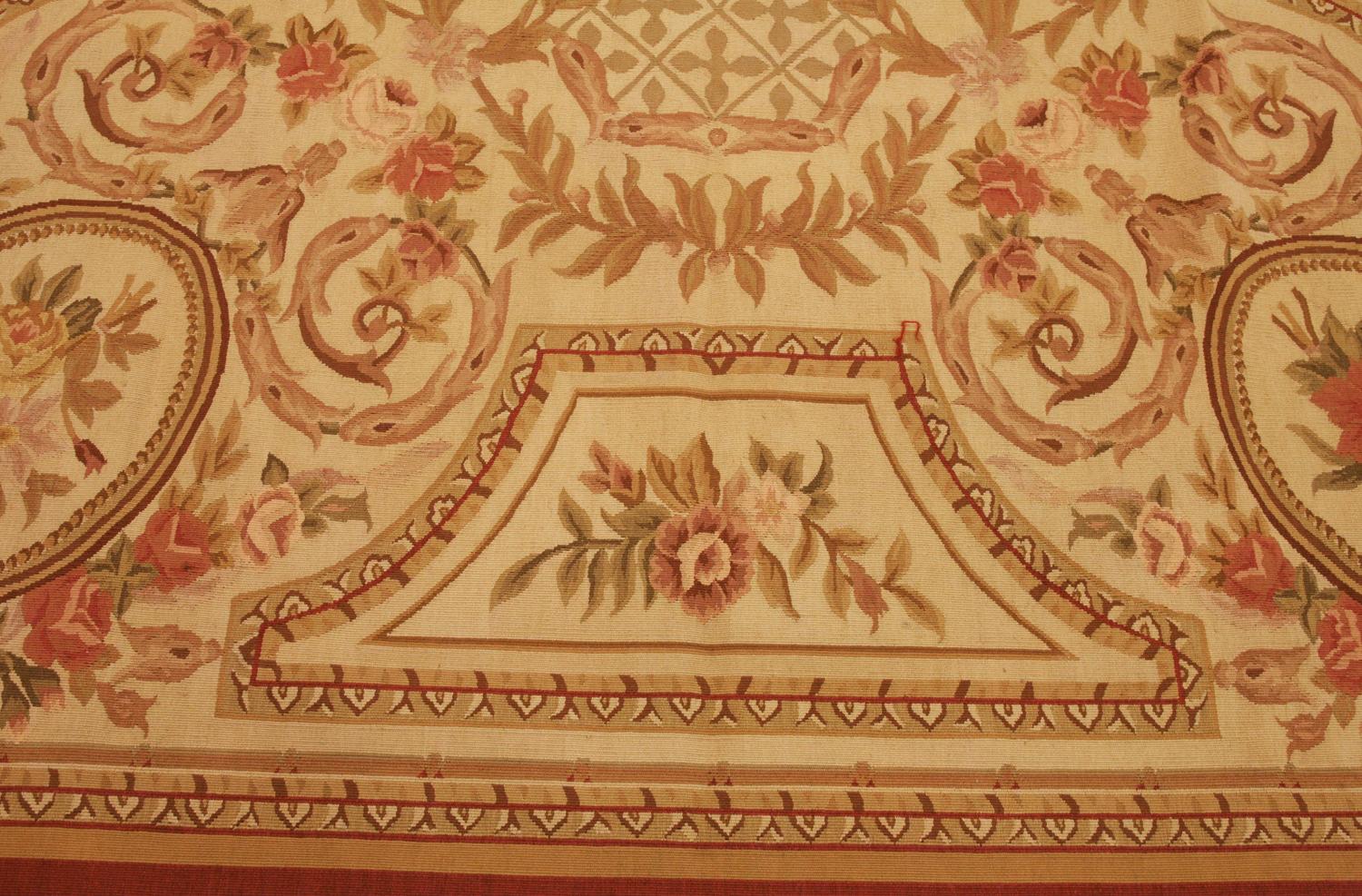 Chinois Tapis d'Aubusson tissé à plat signé « A S » en vente