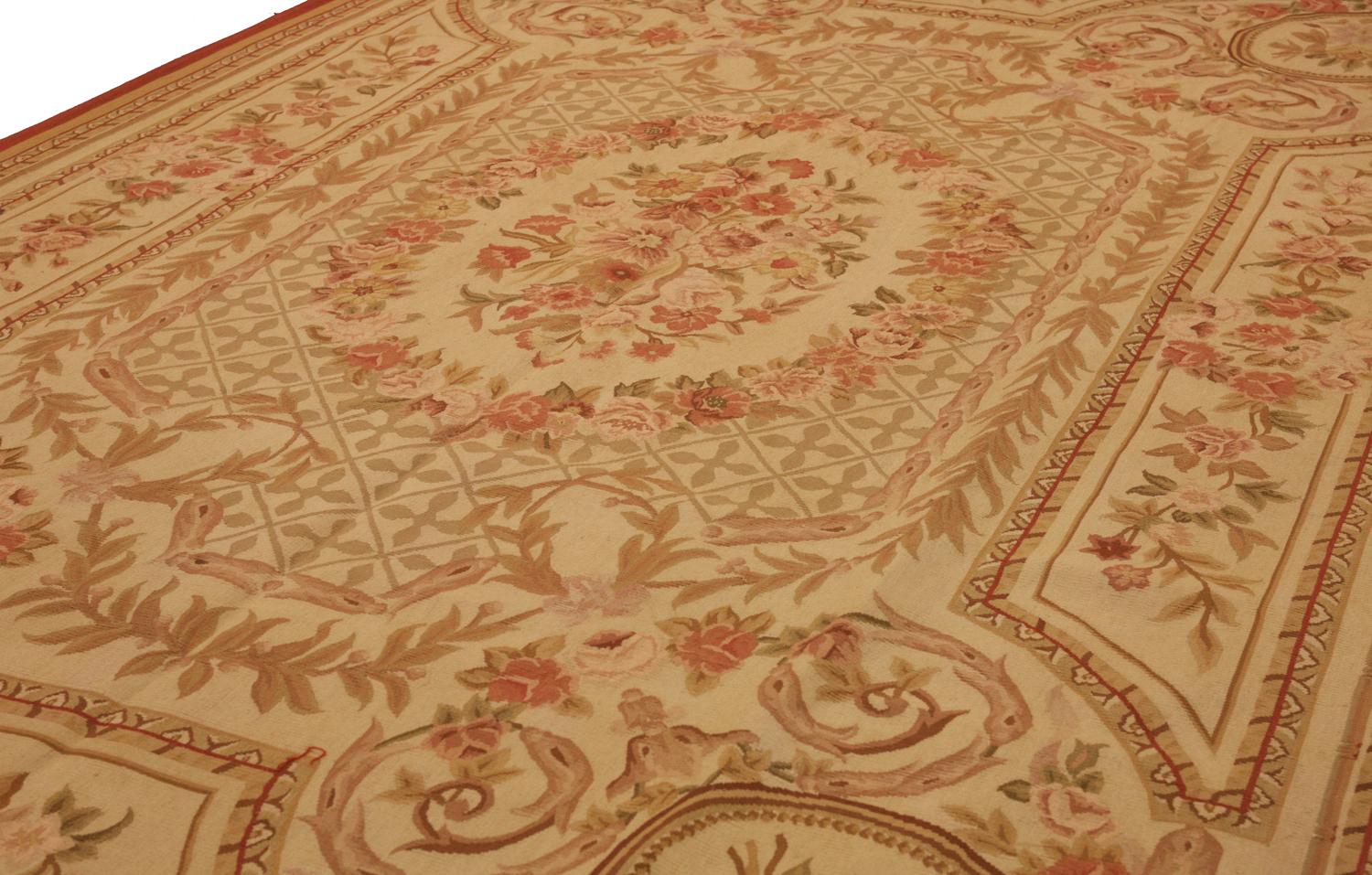 Noué à la main Tapis d'Aubusson tissé à plat signé « A S » en vente