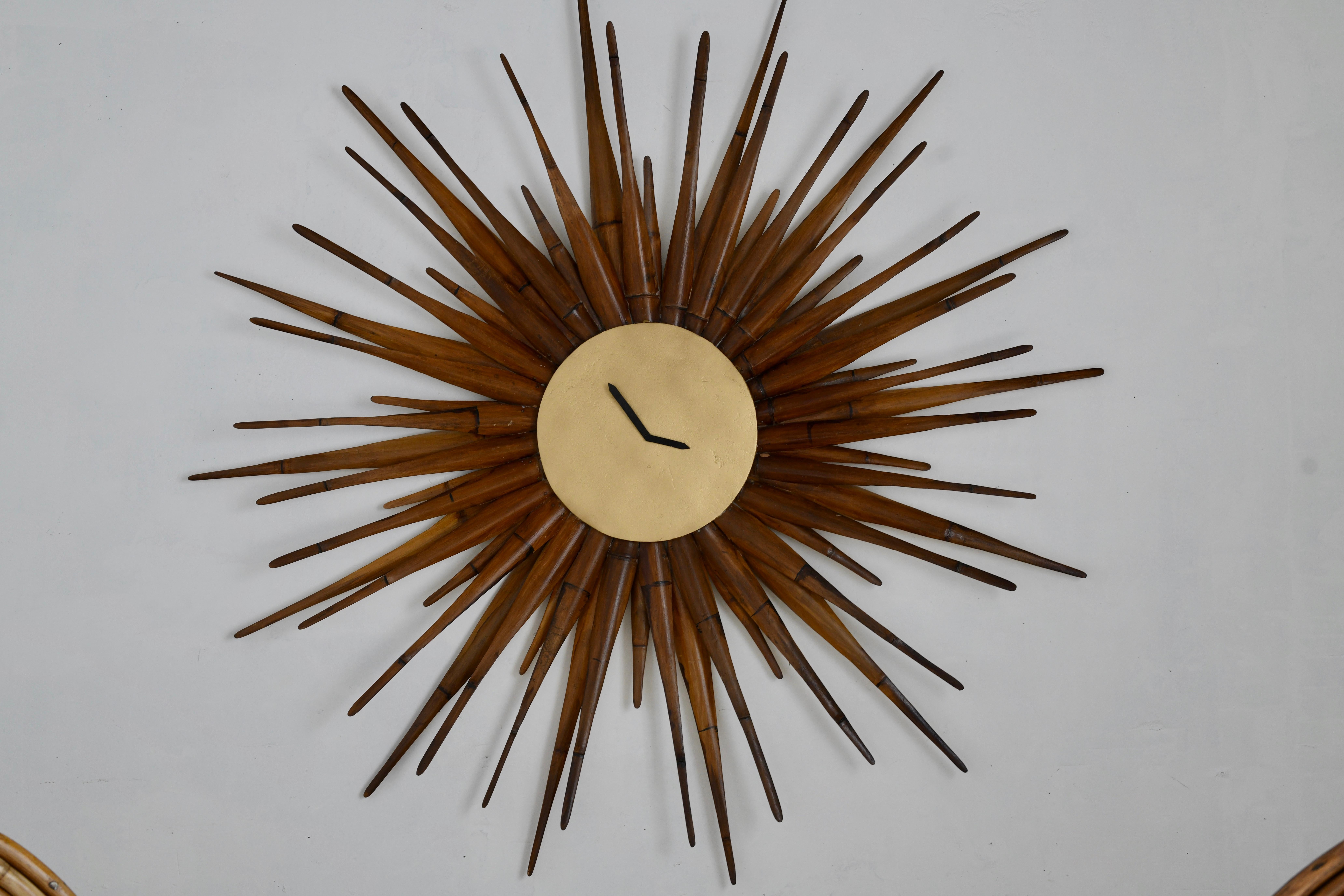 Horloge décorative en bambou Sunburst XL de style moderne du milieu du siècle dernier Neuf - En vente à Oxford, GB