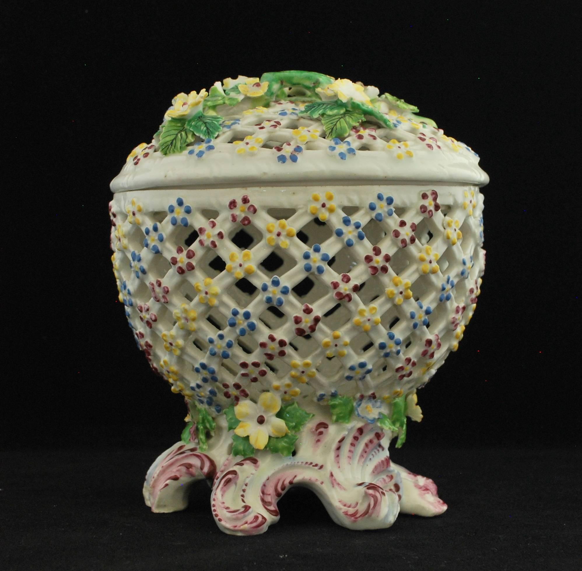 English Decorative Basket, Bow Porcelain Factory, circa 1760 For Sale