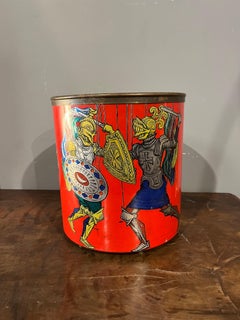 Dekorativer Korb von Fornasetti, der sizilianische Marionetten aus den 70er Jahren darstellt.