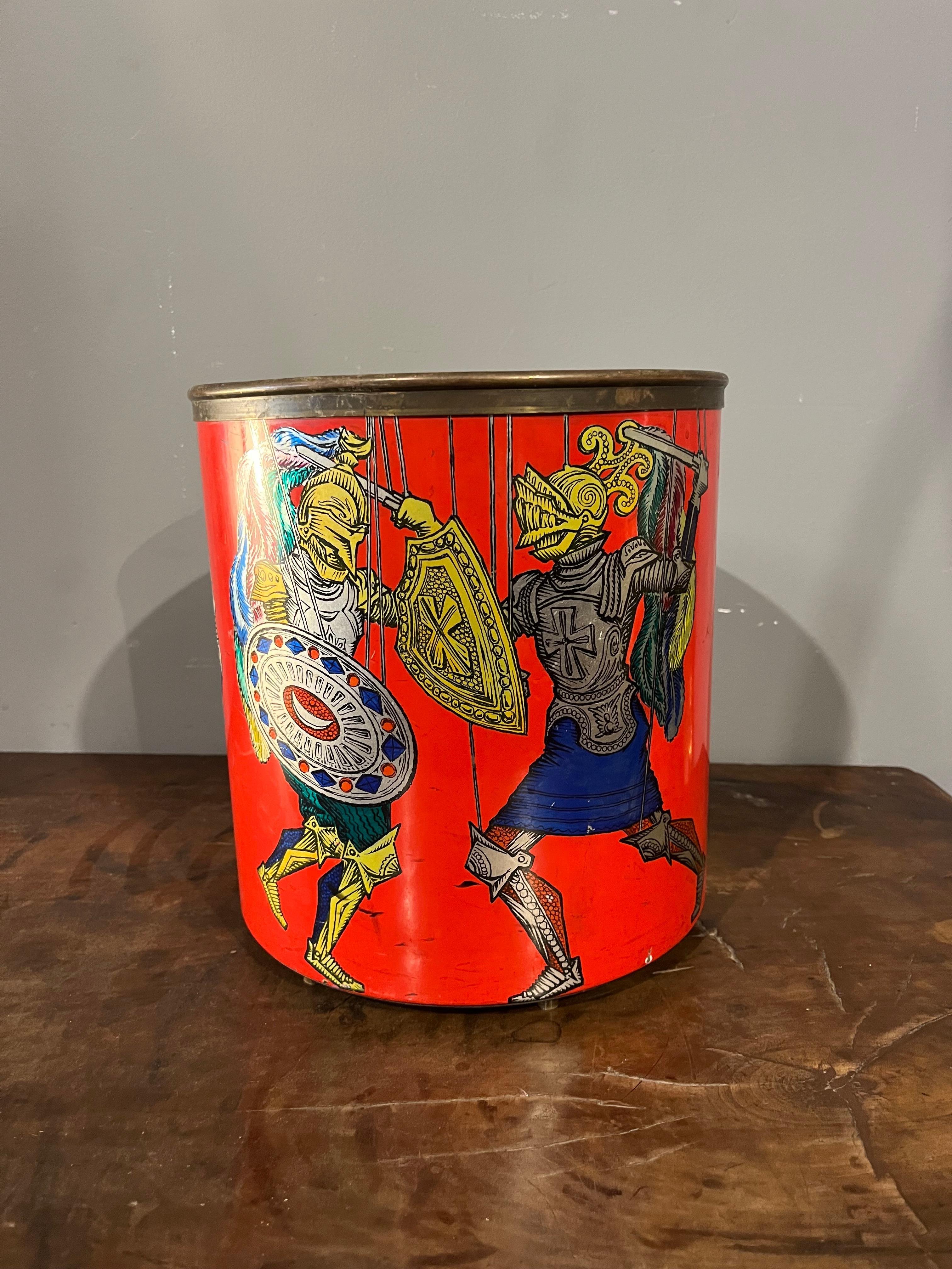 Italian Decorative basket by Fornasetti depicting Sicilian puppets from the 70s. in vendita