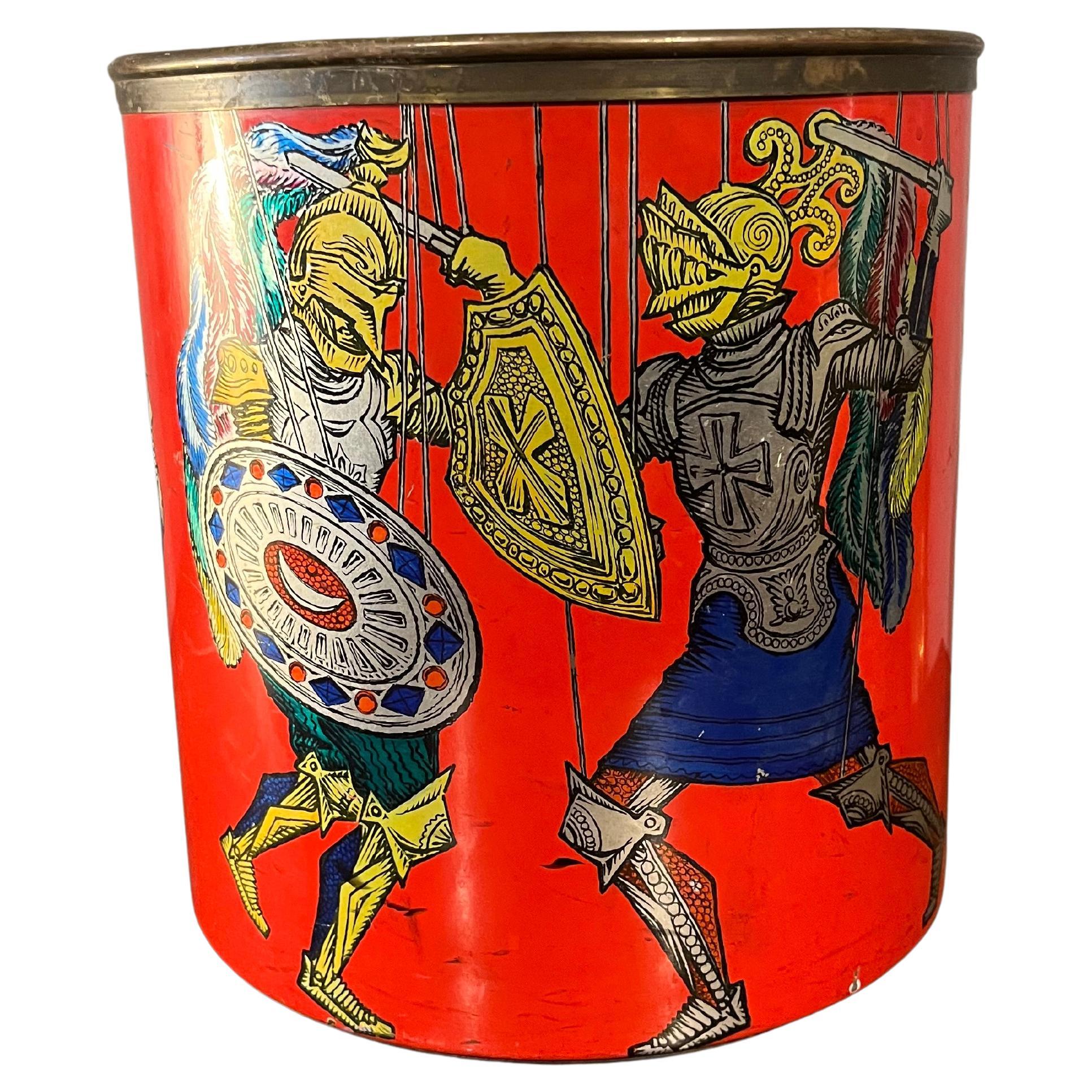 Decorative basket by Fornasetti depicting Sicilian puppets from the 70s. in vendita