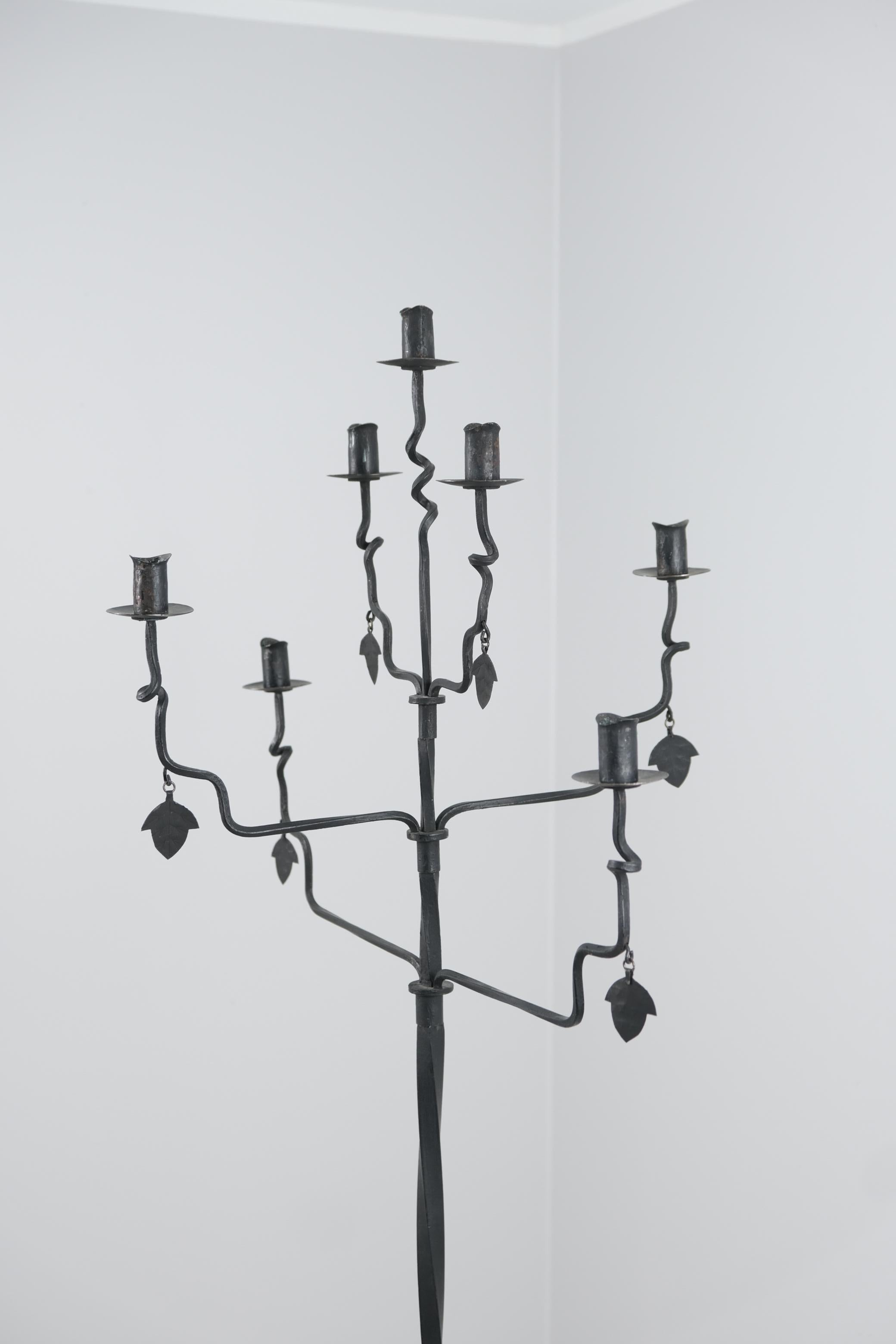 Candelabro decorativo da terra Bertel Lindholm in ferro battuto, Hakkarainen 1930 in vendita 3