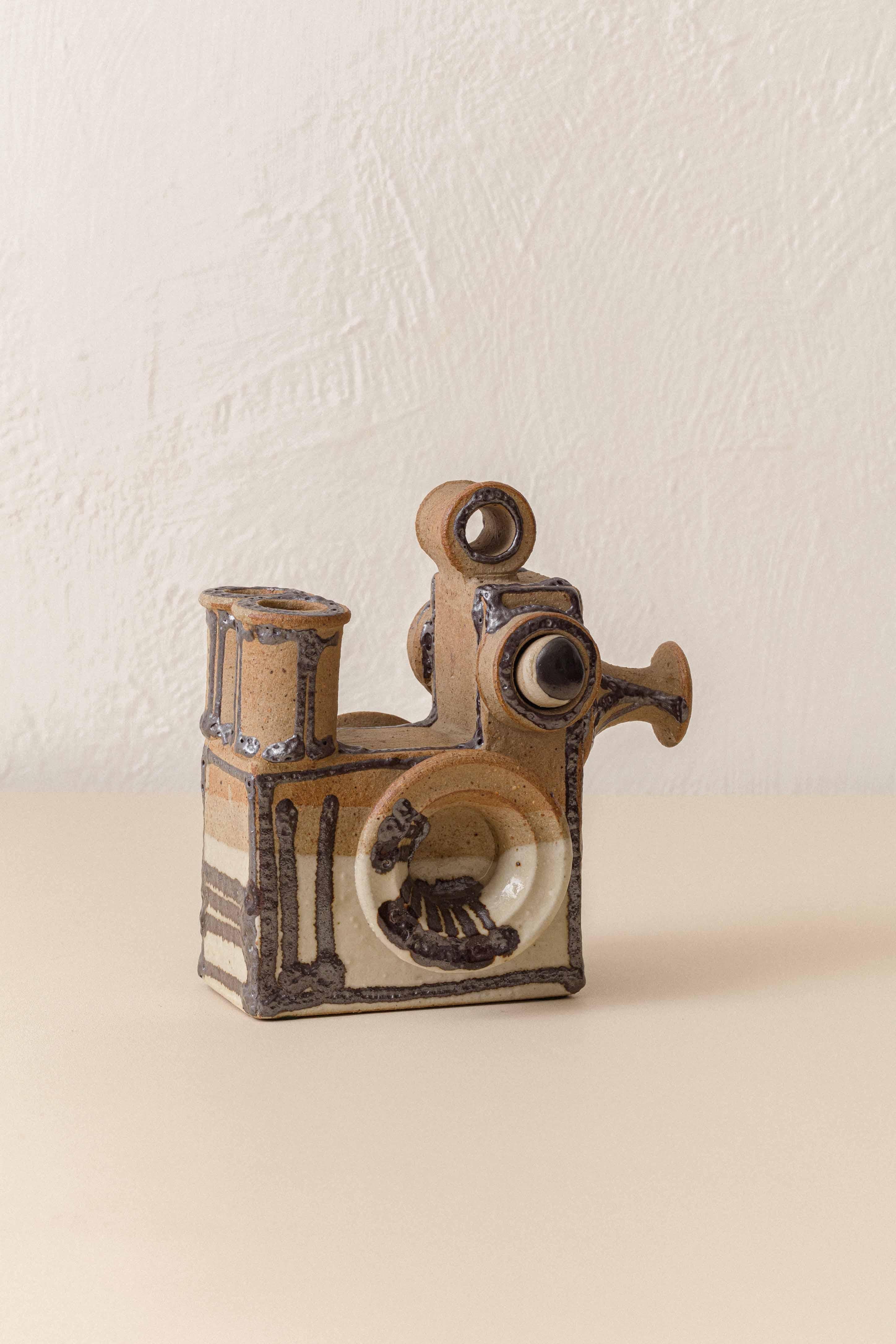 Mid-Century Modern Decorative Bird in Ceramic by Egon and Karin Heerwagen, 1972. For Sale
