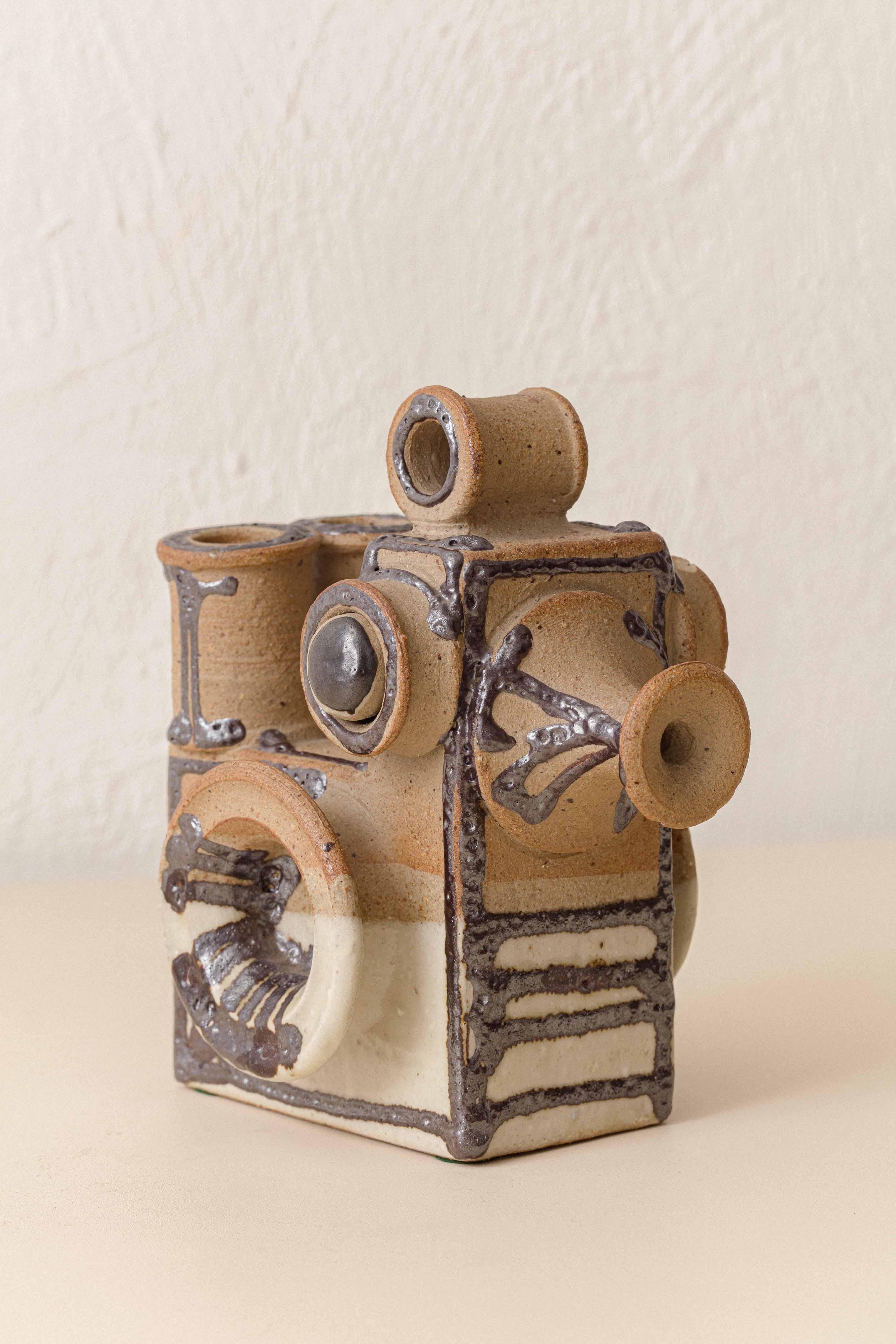 Decorative Bird in Ceramic by Egon and Karin Heerwagen, 1972. In Good Condition For Sale In New York, NY