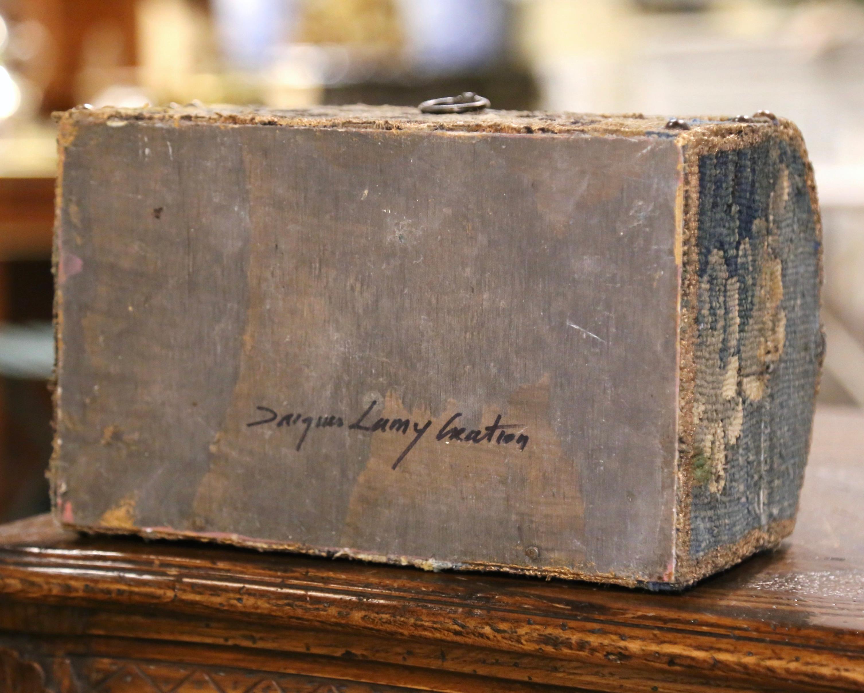 Joyero Bombe Decorativo con Tapiz de Aubusson del Siglo XVIII Firmado J. Lamy en venta 1