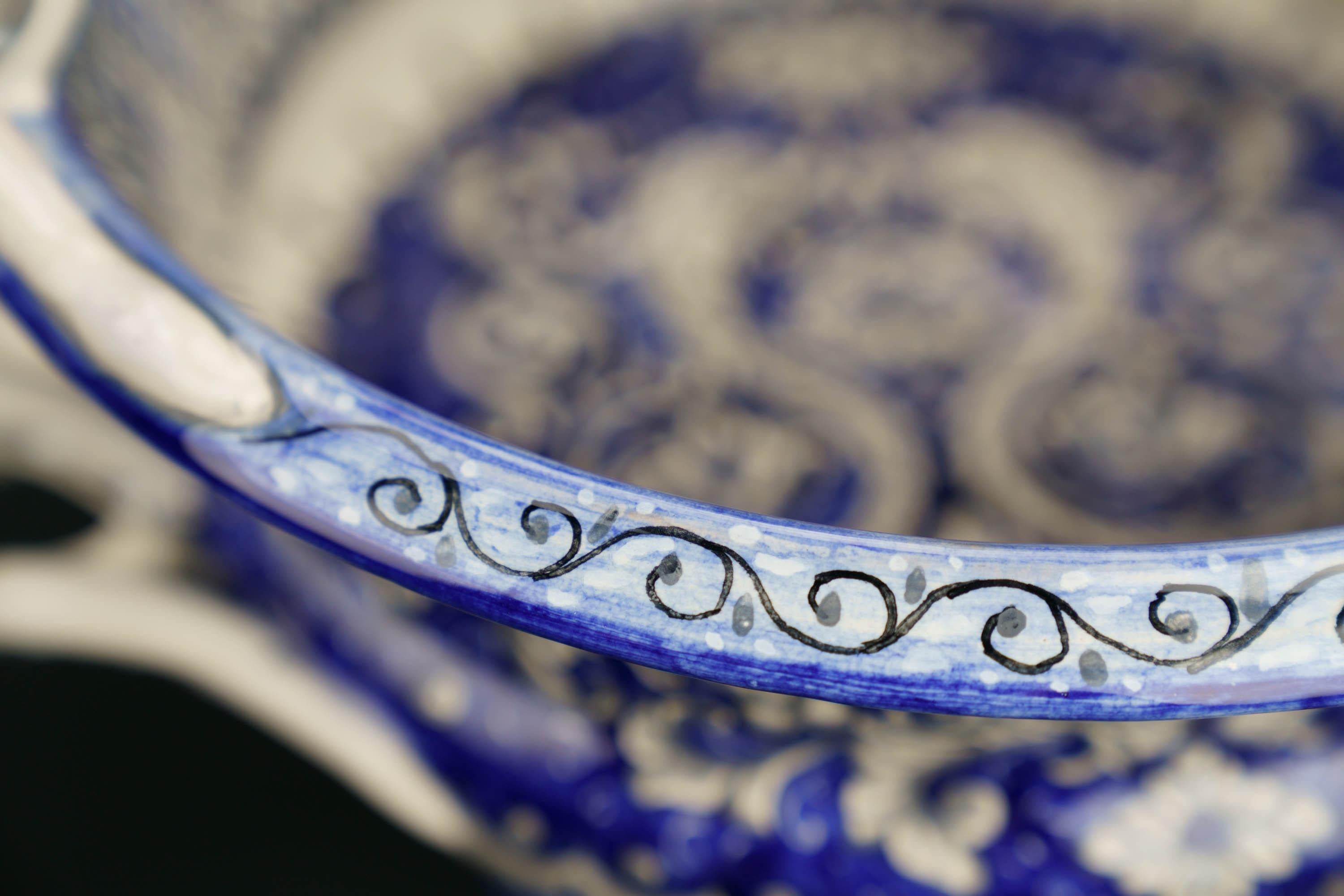 Centerpiece Bowl Riser Decorated Ornament Handles Majolica Blue White Vessel For Sale 7
