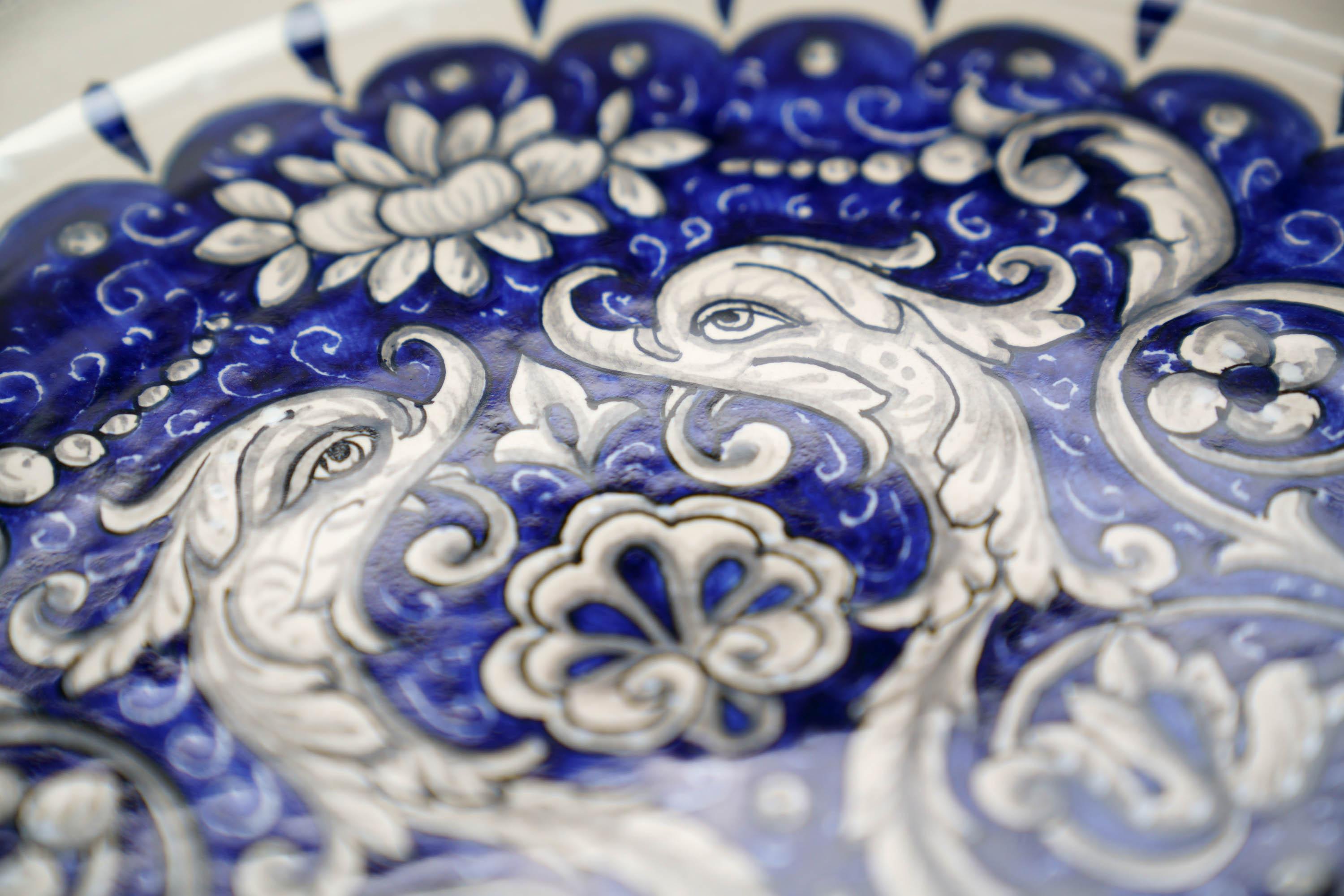 Centerpiece Bowl Riser Decorated Ornament Handles Majolica Blue White Vessel For Sale 8