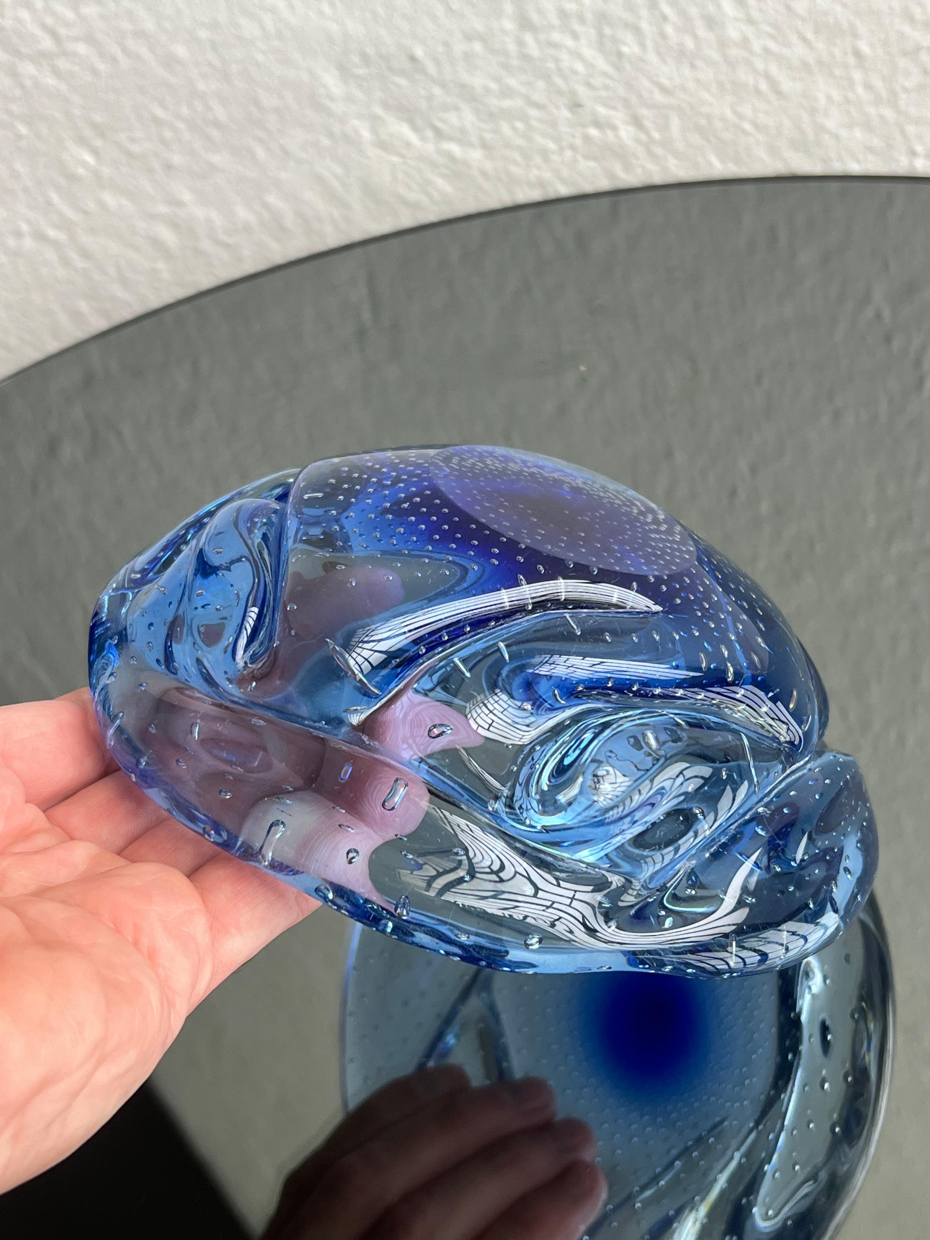 Dekorative Schale aus blauem 