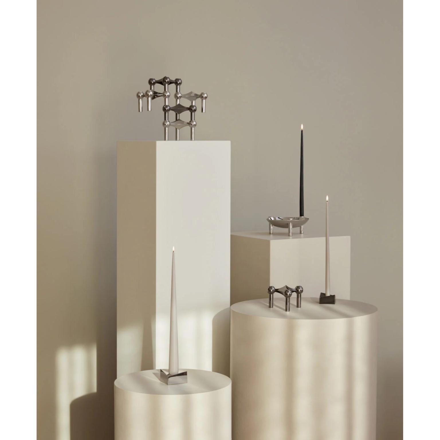 Cuenco decorativo de latón macizo de STOFF Nagel Siglo XXI y contemporáneo en venta