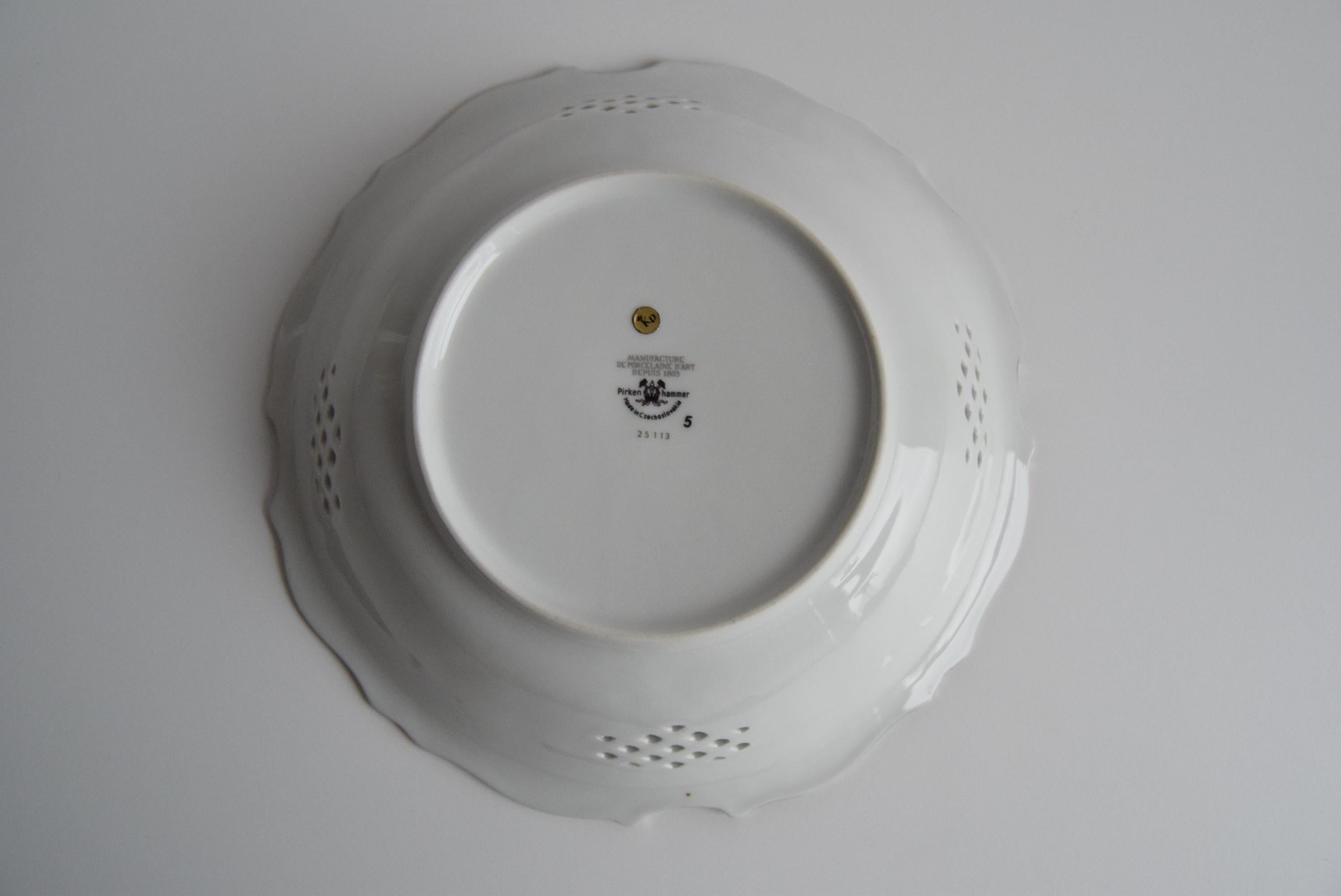 Mid-20th Century Decorative bowl, Openwork porcelain, Pirken Hammer, 1960's. For Sale