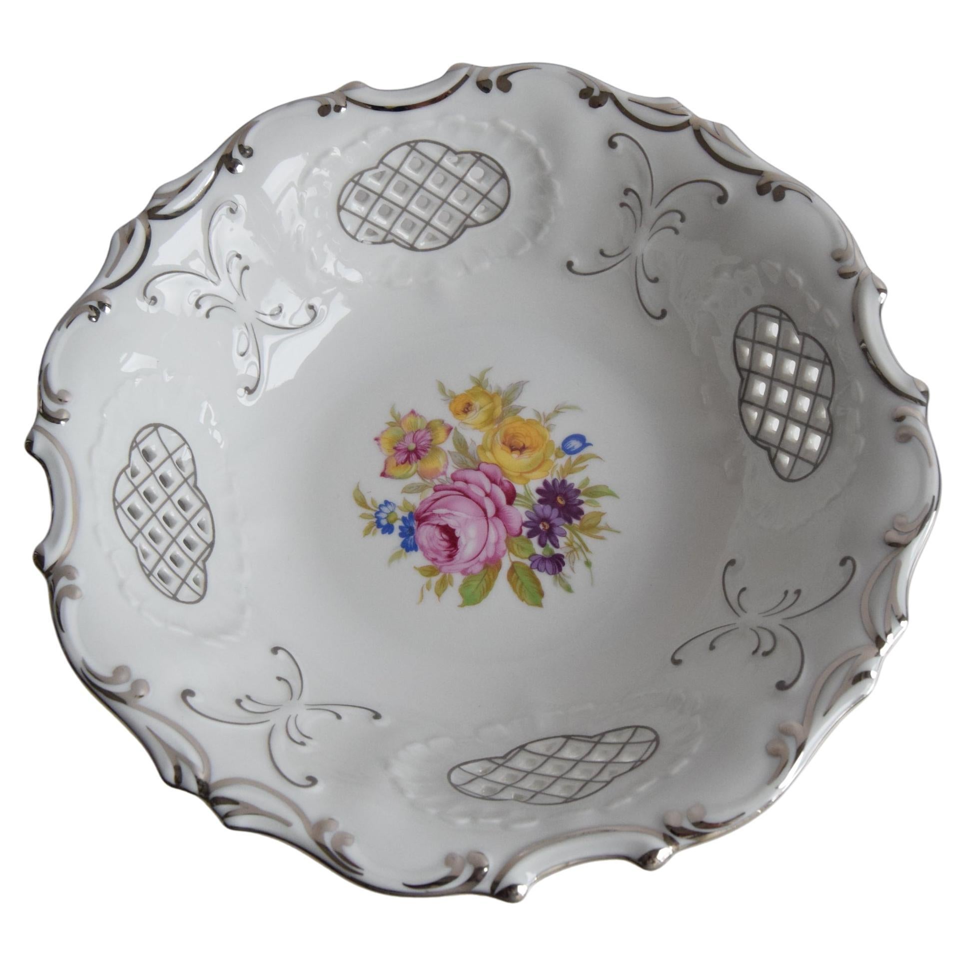 Cuenco decorativo, porcelana calada, Pirken Hammer, años 60.